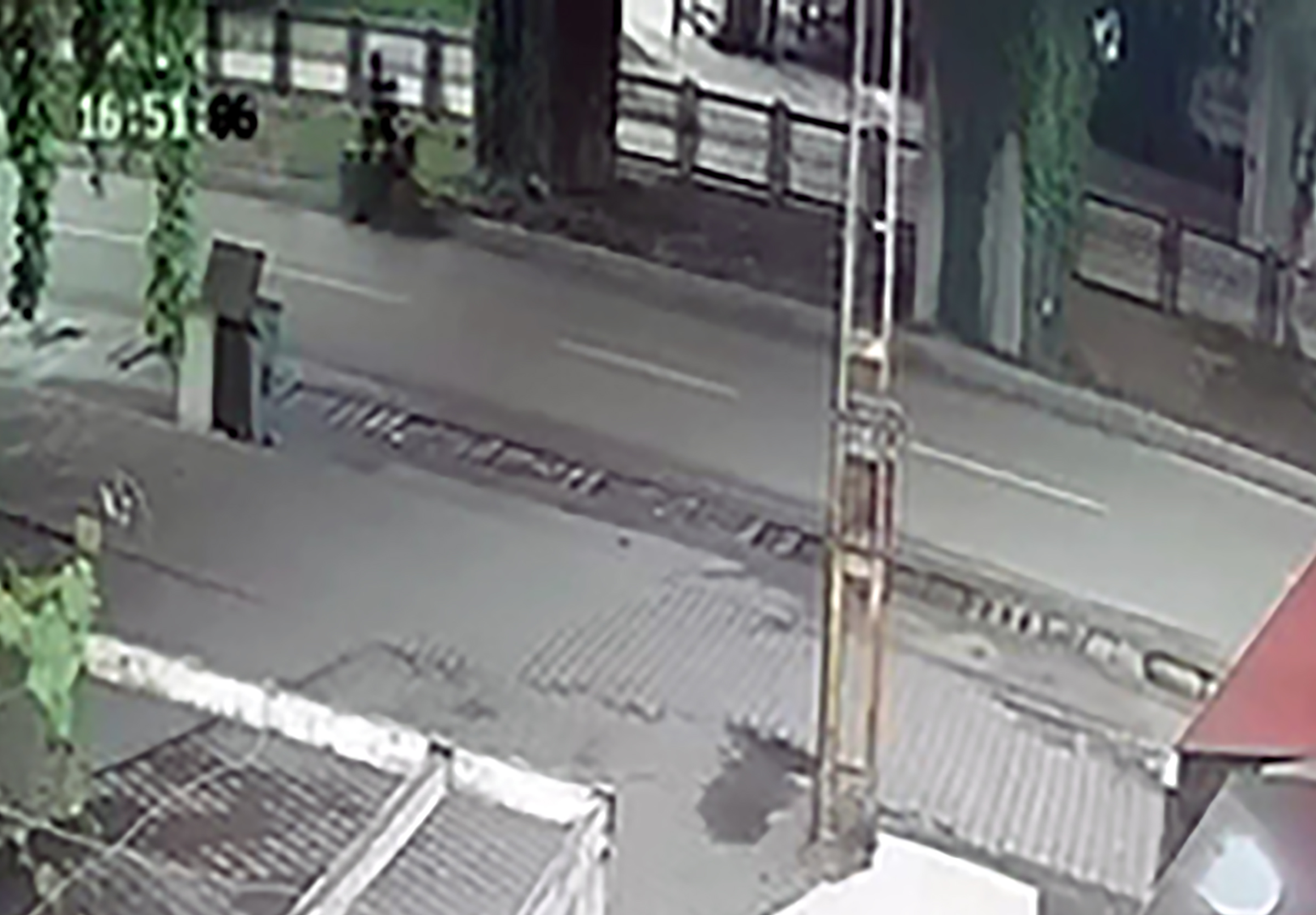 Kazada ölen Zeynep, son yolculuğuna gelinlik ve duvakla uğurlandı - Görsel 2