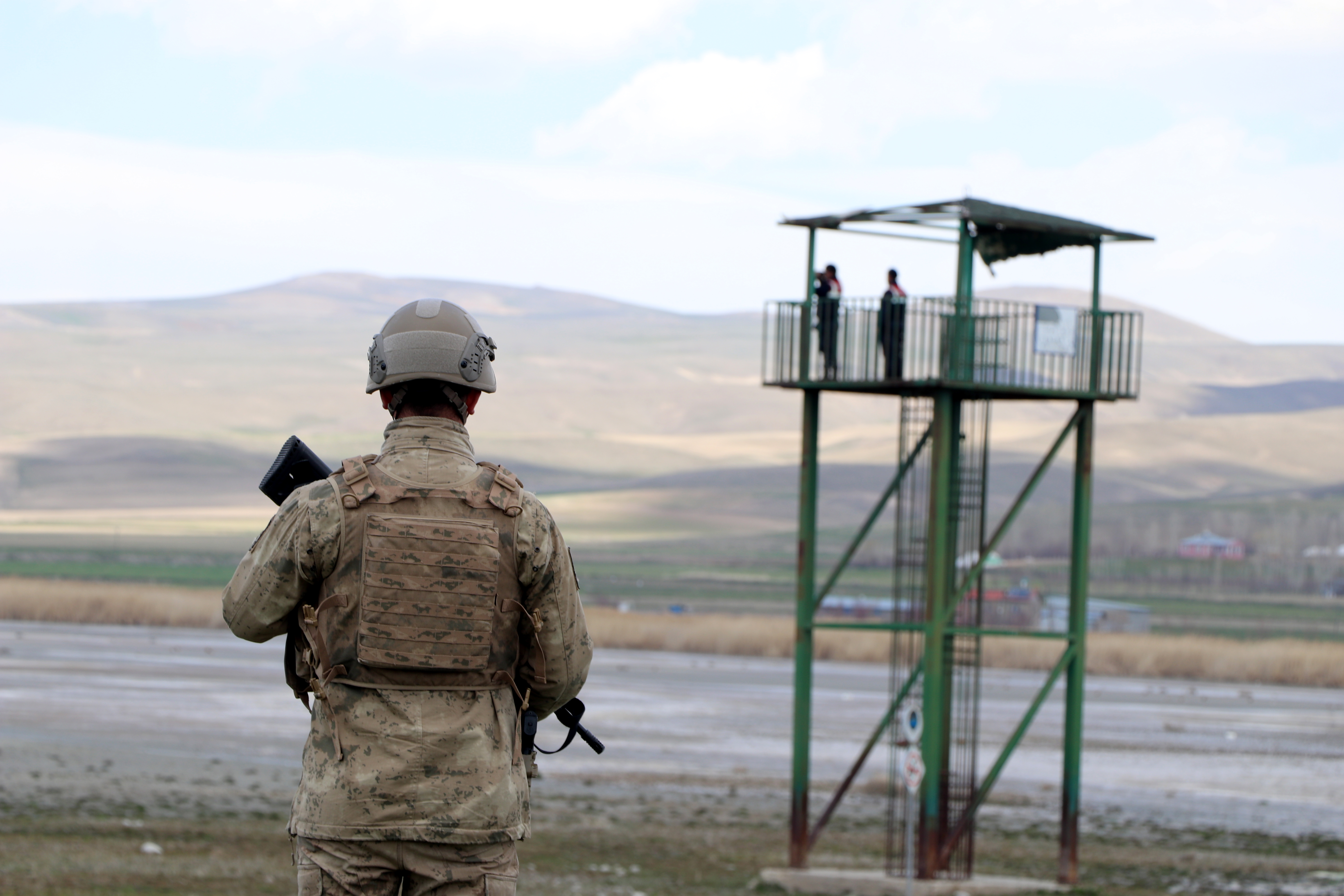 Van'da jandarma, flamingolar için 7/24 denetimde - Görsel 2