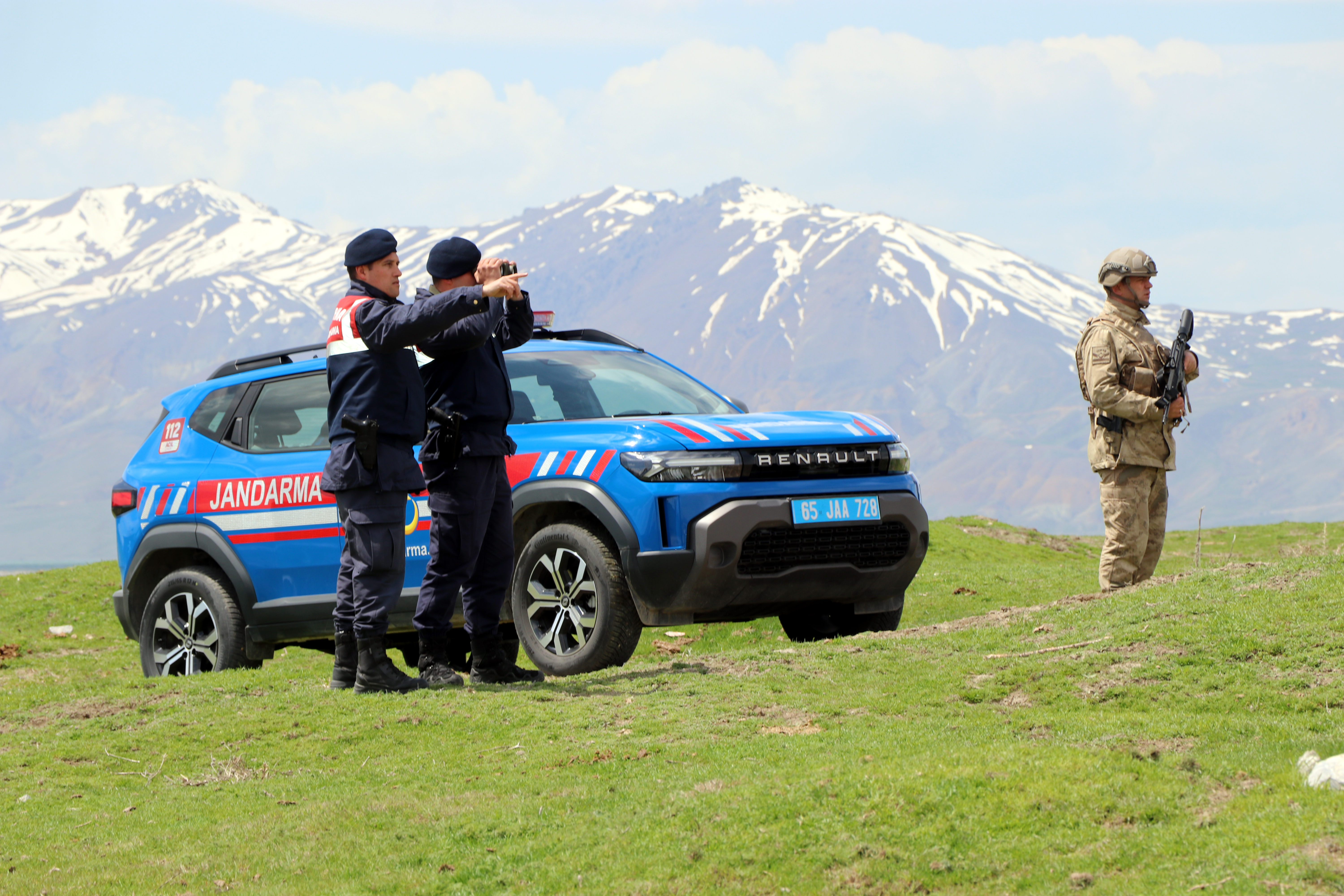 Van'da jandarma, flamingolar için 7/24 denetimde - Görsel 4