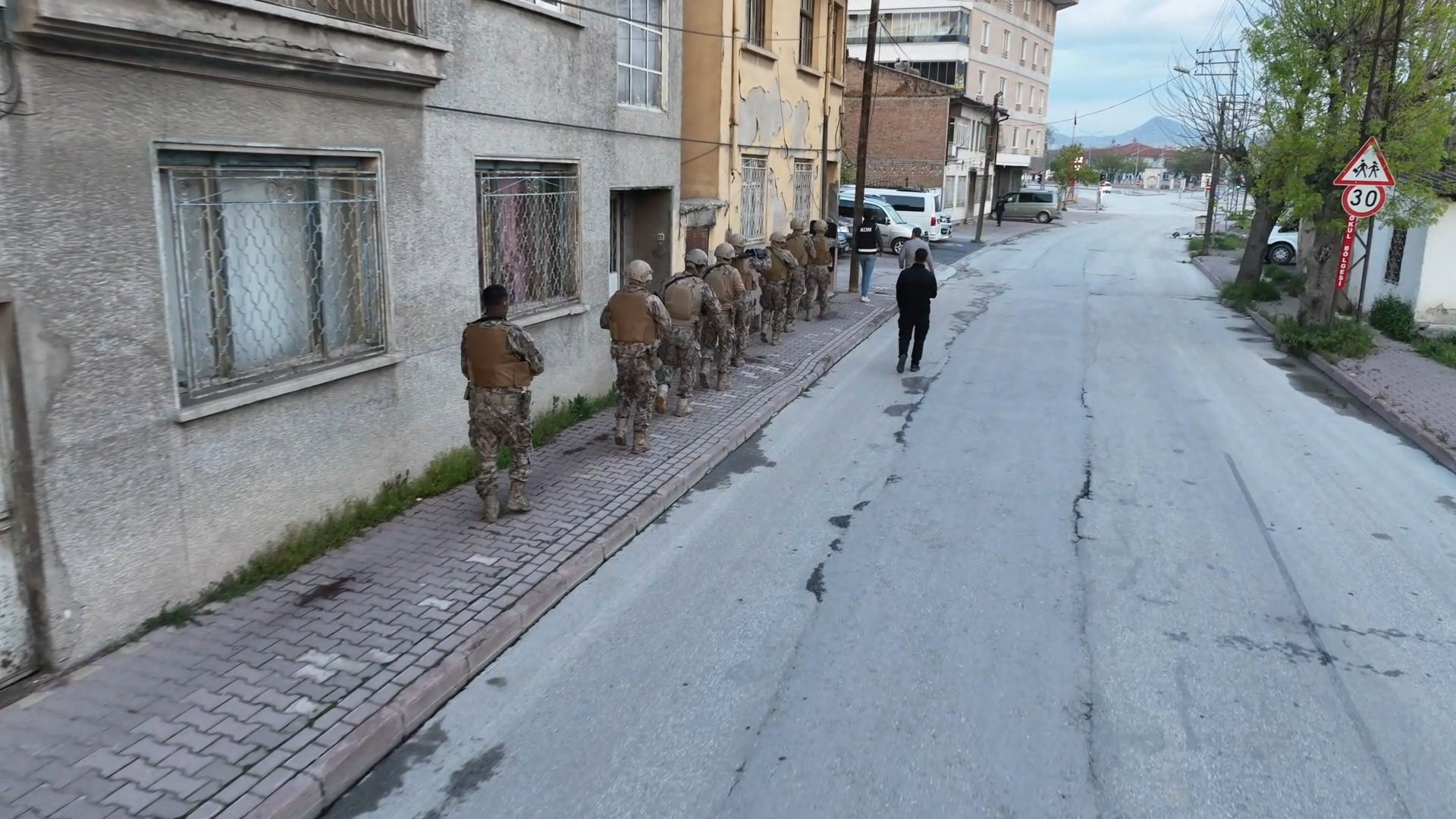  KONYADA TEFECİLERE ŞAFAK OPERASYONU, EVDEN SERVET ÇIKTI      - Görsel 1