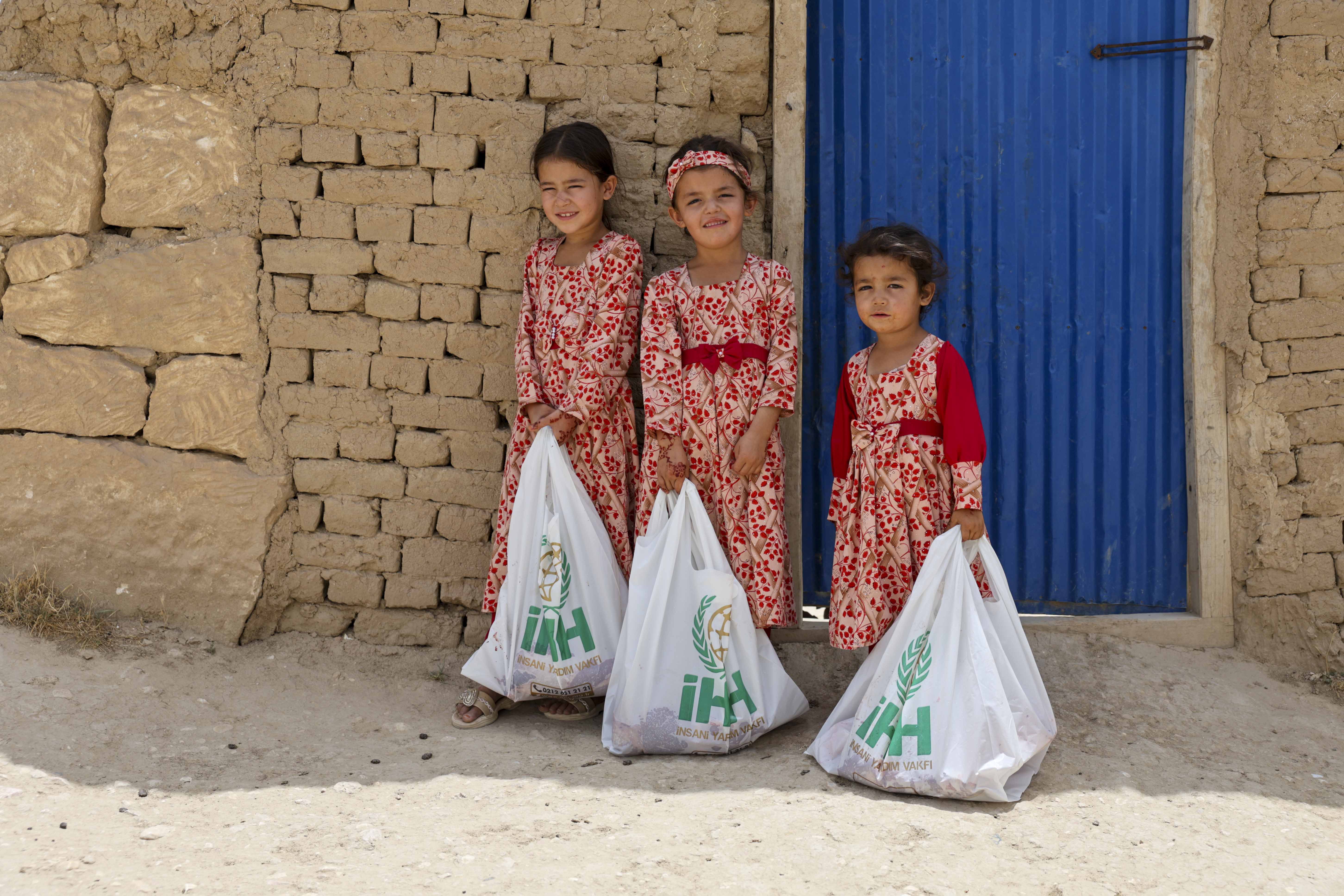 İHH, bu yıl 61 ülkede 3,5 milyon kişiye kurban ulaştırmayı hedefliyor - Görsel 1