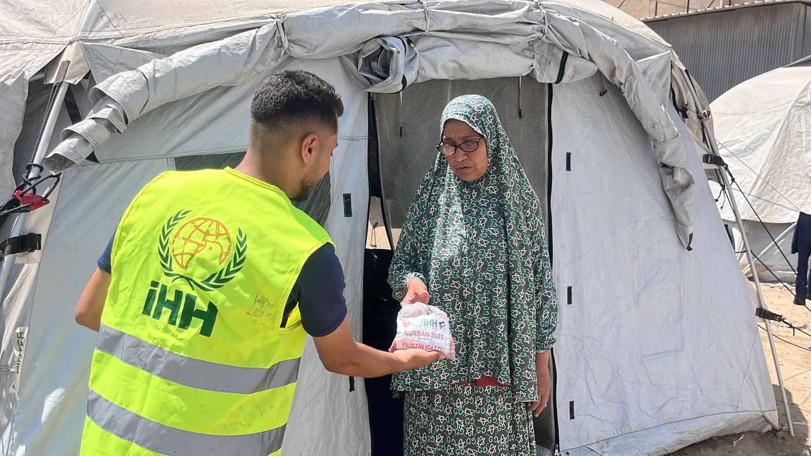 İHH, bu yıl 61 ülkede 3,5 milyon kişiye kurban ulaştırmayı hedefliyor - Görsel 6