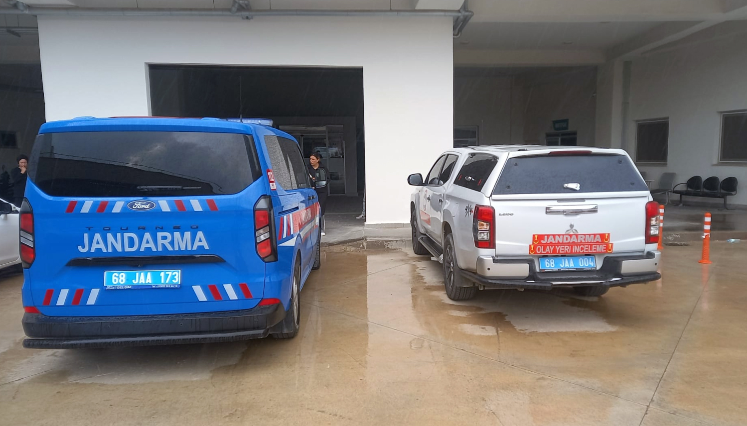 Aksaray - İş yerinde kesilen ağaç, üzerine devrildi; 4 çocuk annesi öldü - Görsel 4