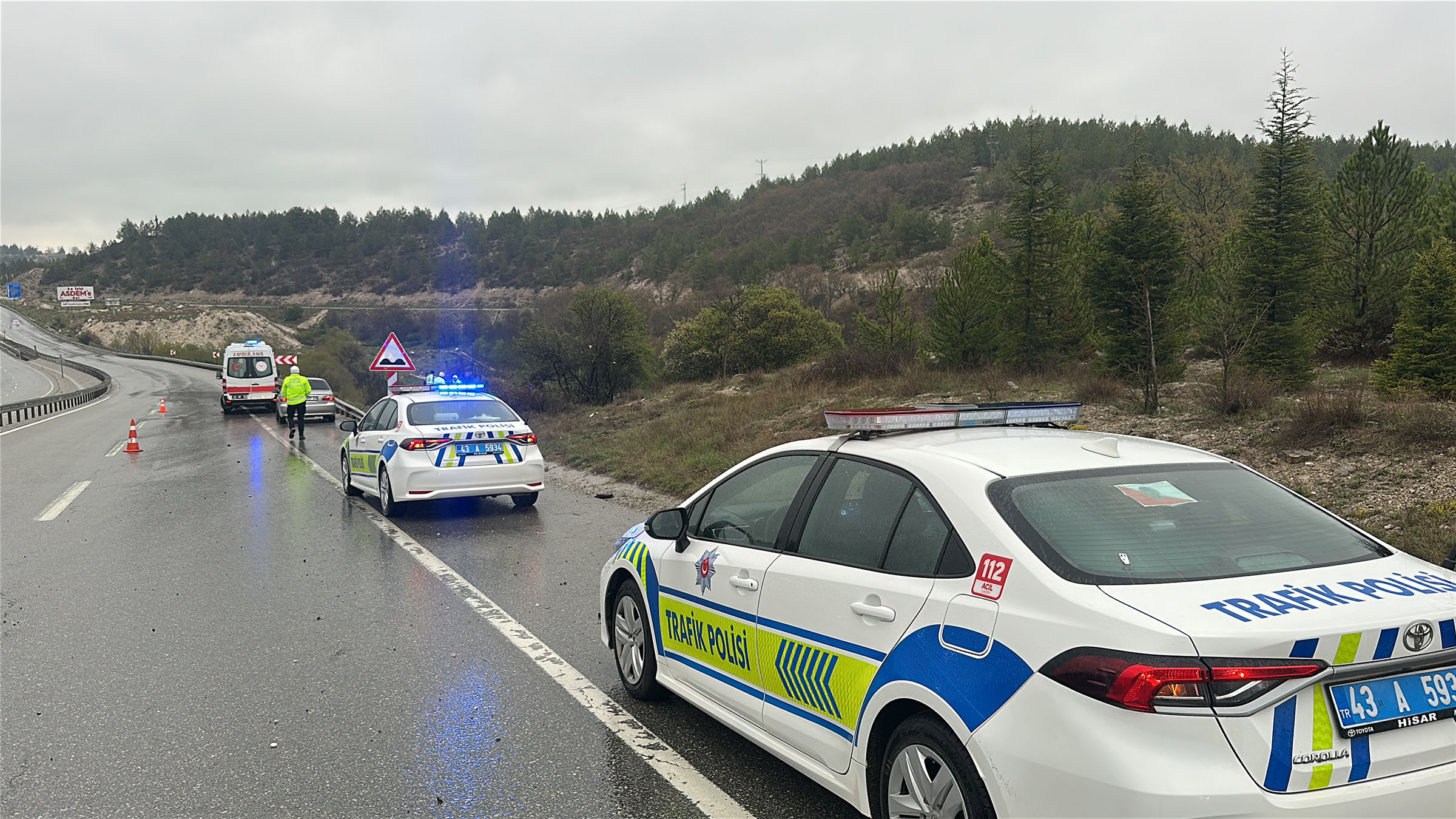 Porsuk Çayı’na düşen otomobilin sürücüsü ağır yaralandı, yanındaki eşi öldü - Görsel 10