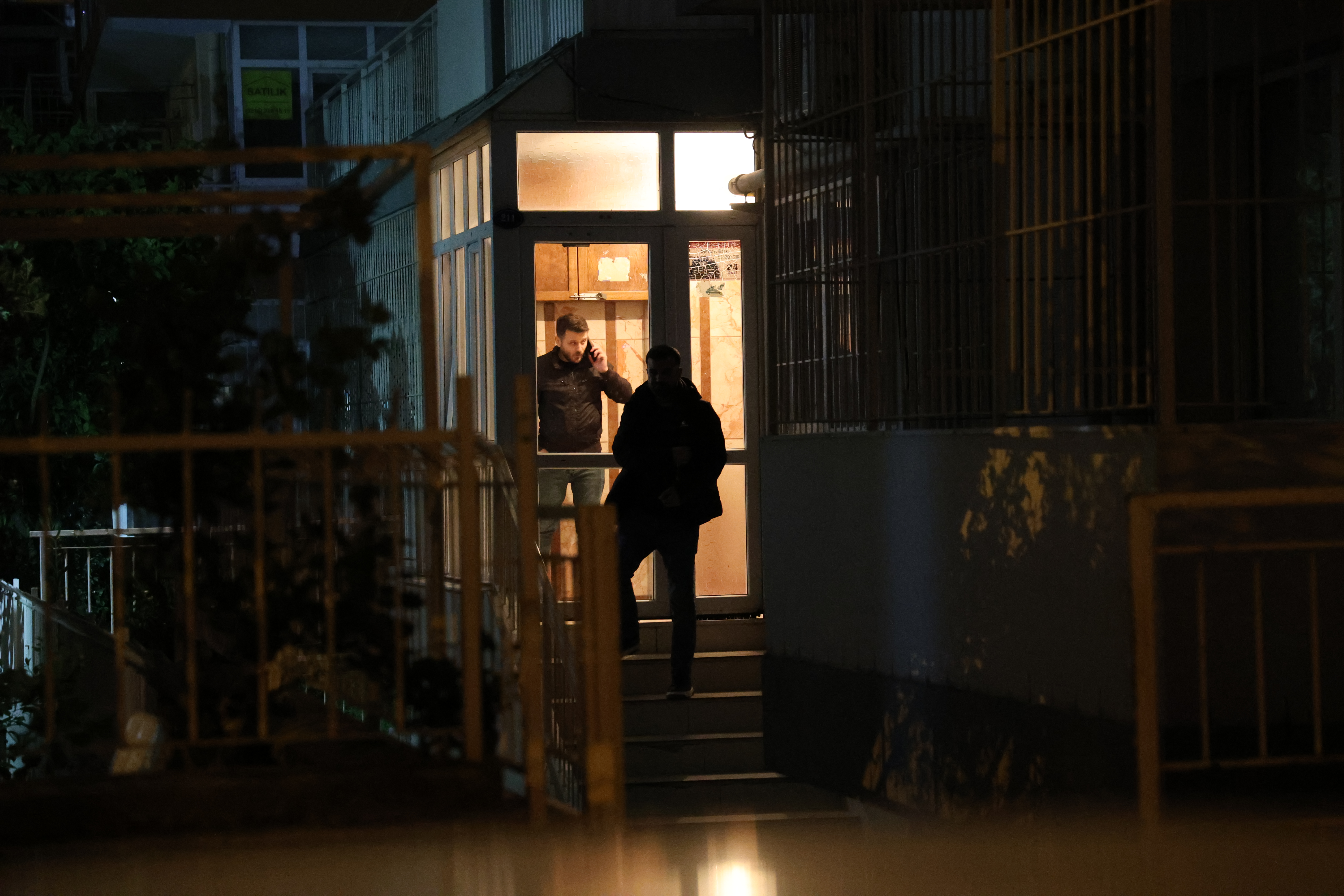 İzmir'de 73 yaşındaki baba, oğlunu bıçaklayarak öldürdü - Görsel 2