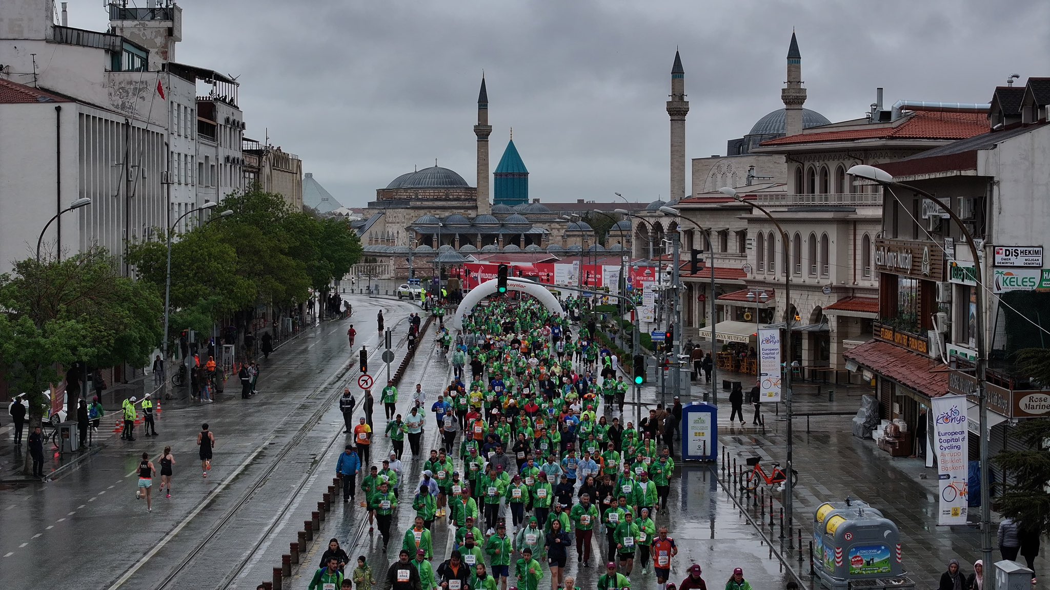 Konya’da Maraton Heyecanı: 56 Ülkeden Binlerce Sporcu Tarihi Şehirde Buluştu! - Görsel 4
