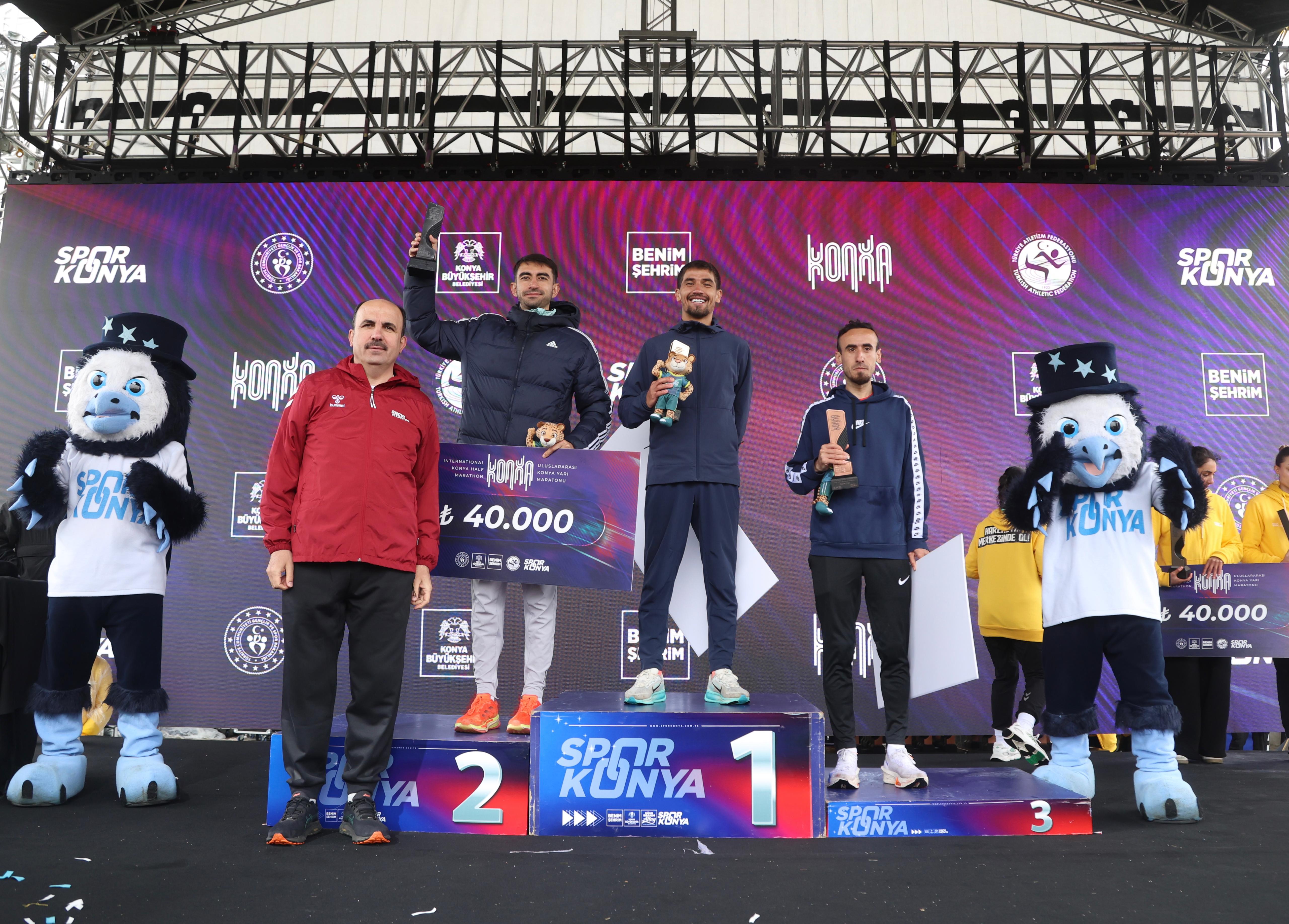 Konya’da Maraton Heyecanı: 56 Ülkeden Binlerce Sporcu Tarihi Şehirde Buluştu! - Görsel 7