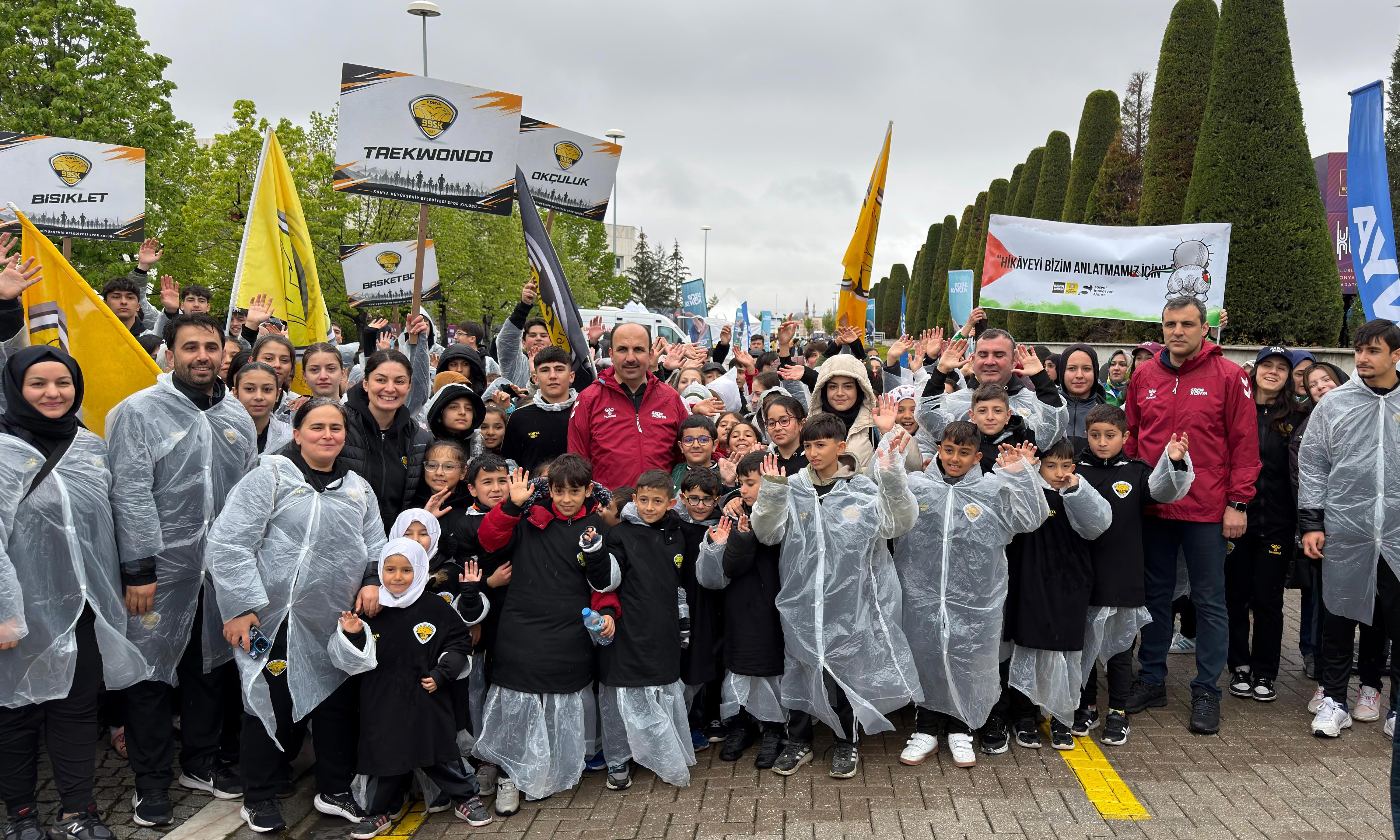 Konya’da Maraton Heyecanı: 56 Ülkeden Binlerce Sporcu Tarihi Şehirde Buluştu! - Görsel 8