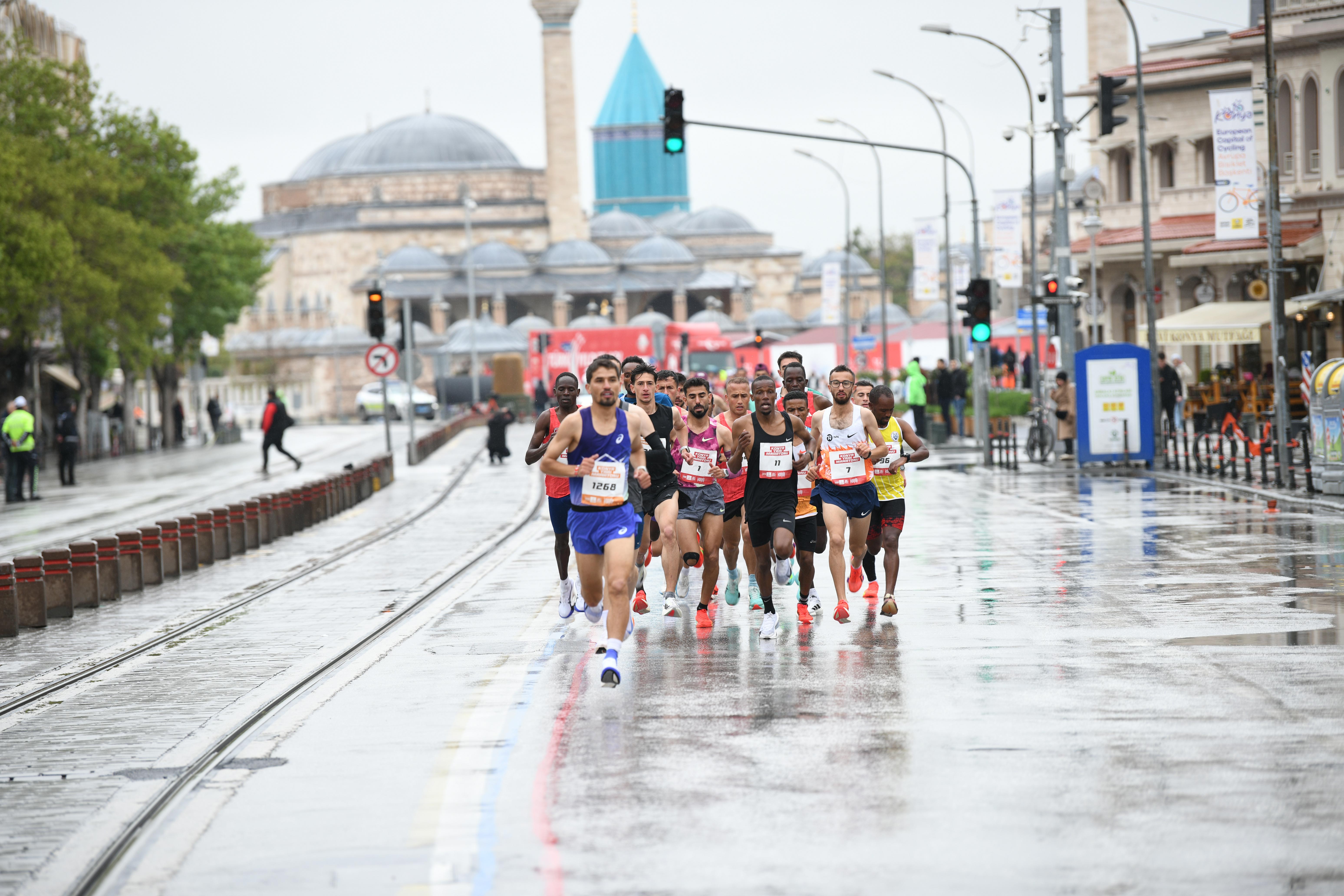 Konya’da Maraton Heyecanı: 56 Ülkeden Binlerce Sporcu Tarihi Şehirde Buluştu! - Görsel 18