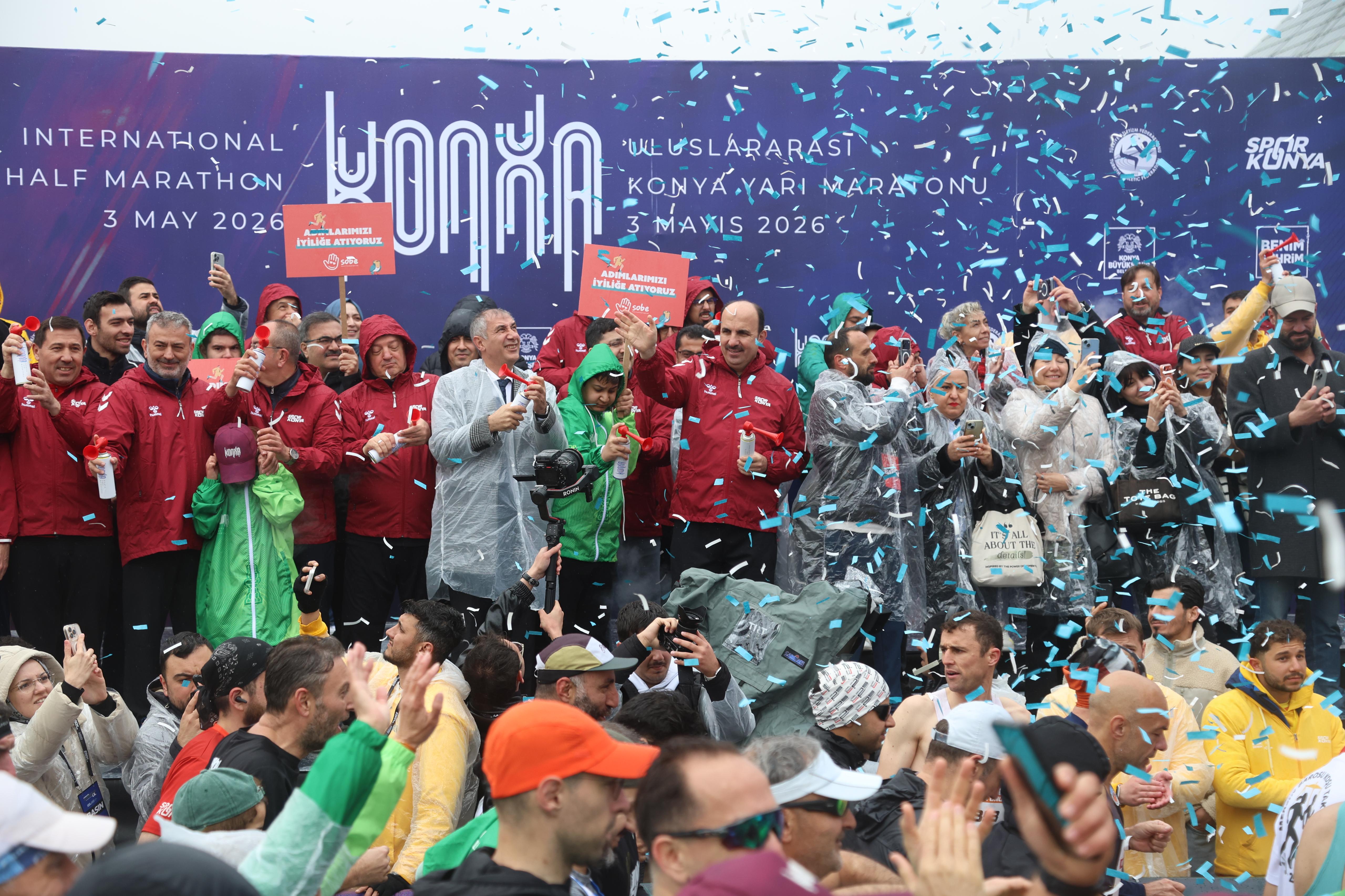 Konya’da Maraton Heyecanı: 56 Ülkeden Binlerce Sporcu Tarihi Şehirde Buluştu! - Görsel 19