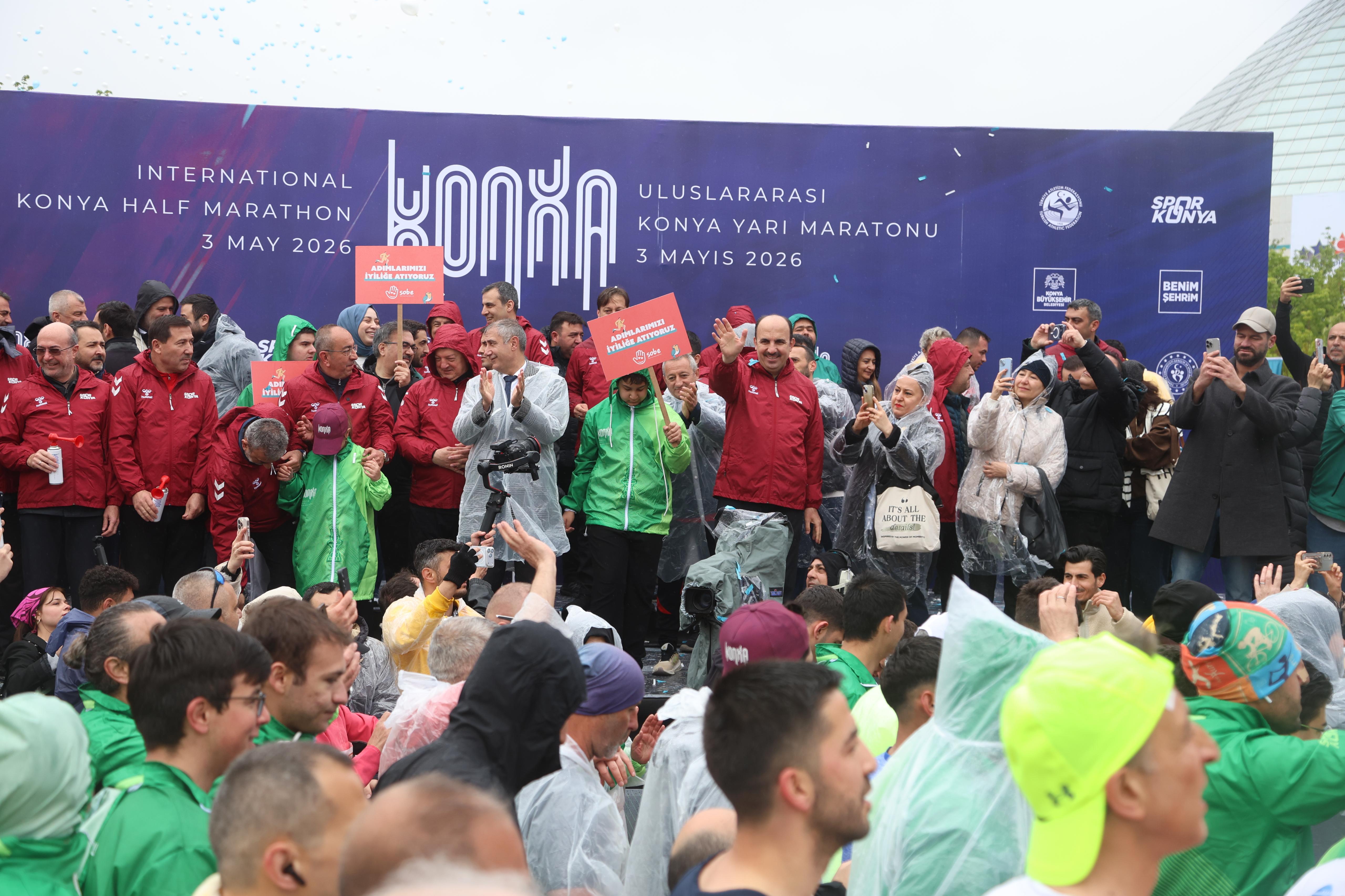 Konya’da Maraton Heyecanı: 56 Ülkeden Binlerce Sporcu Tarihi Şehirde Buluştu! - Görsel 20