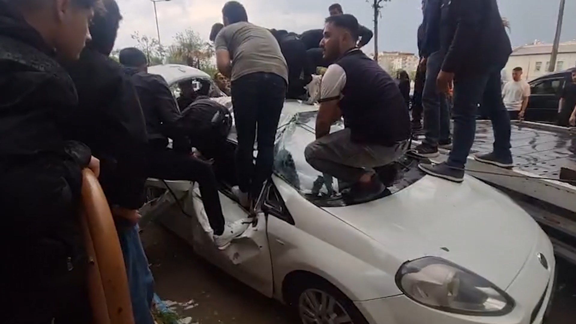 Şanlıurfa'da sağanak ve dolu: 1 ölü, 28 yaralı  - Görsel 7