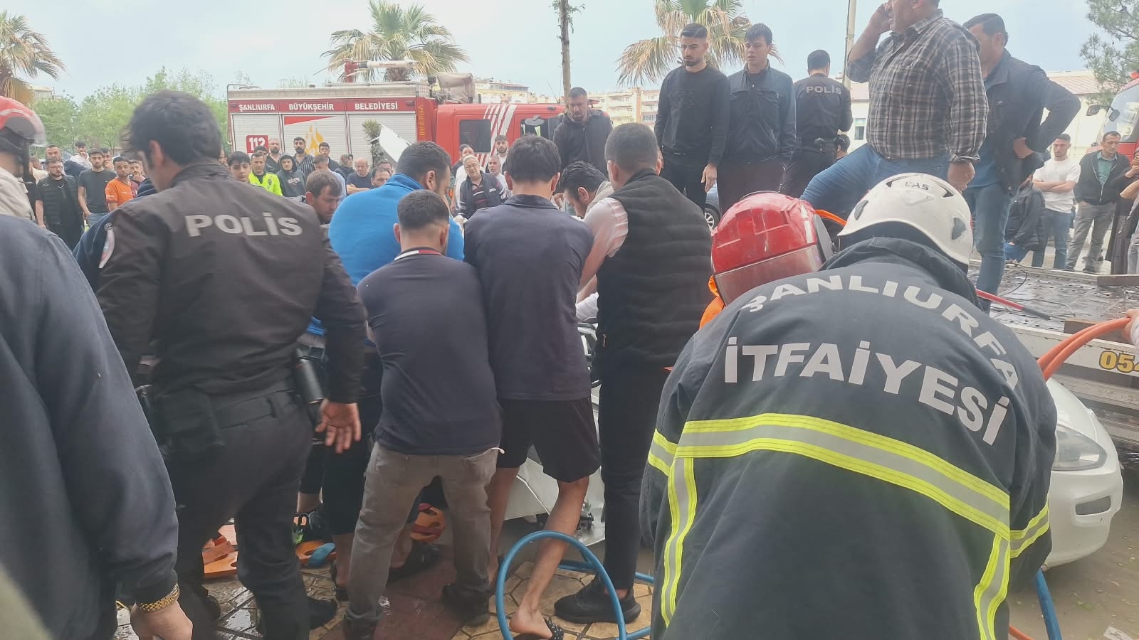Şanlıurfa'da sağanak ve dolu: 1 ölü, 28 yaralı  - Görsel 12