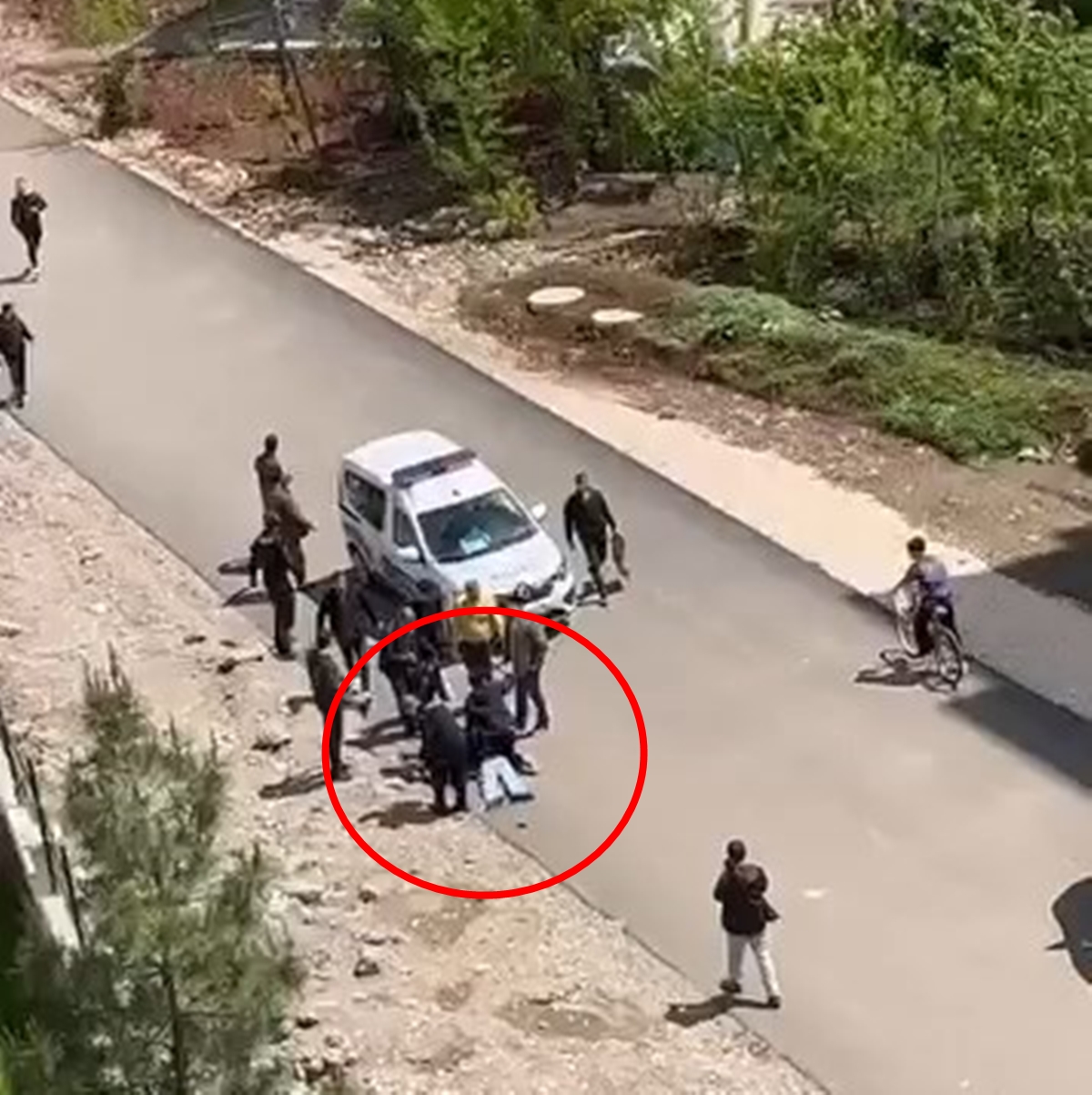 Okul çevresinde peş peşe silah sıkıldı, öğrenciler ve veliler korku dolu anlar yaşadı - Görsel 5