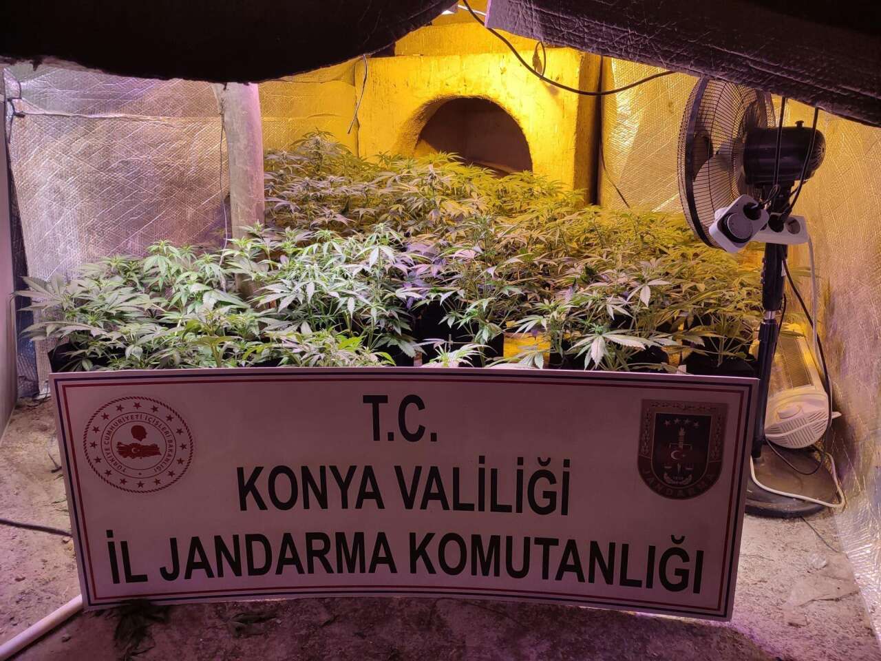 Konya’da Zehir Tacirlerine Geçit Yok: 71 Gözaltı, 14 Tutuklama! - Görsel 1