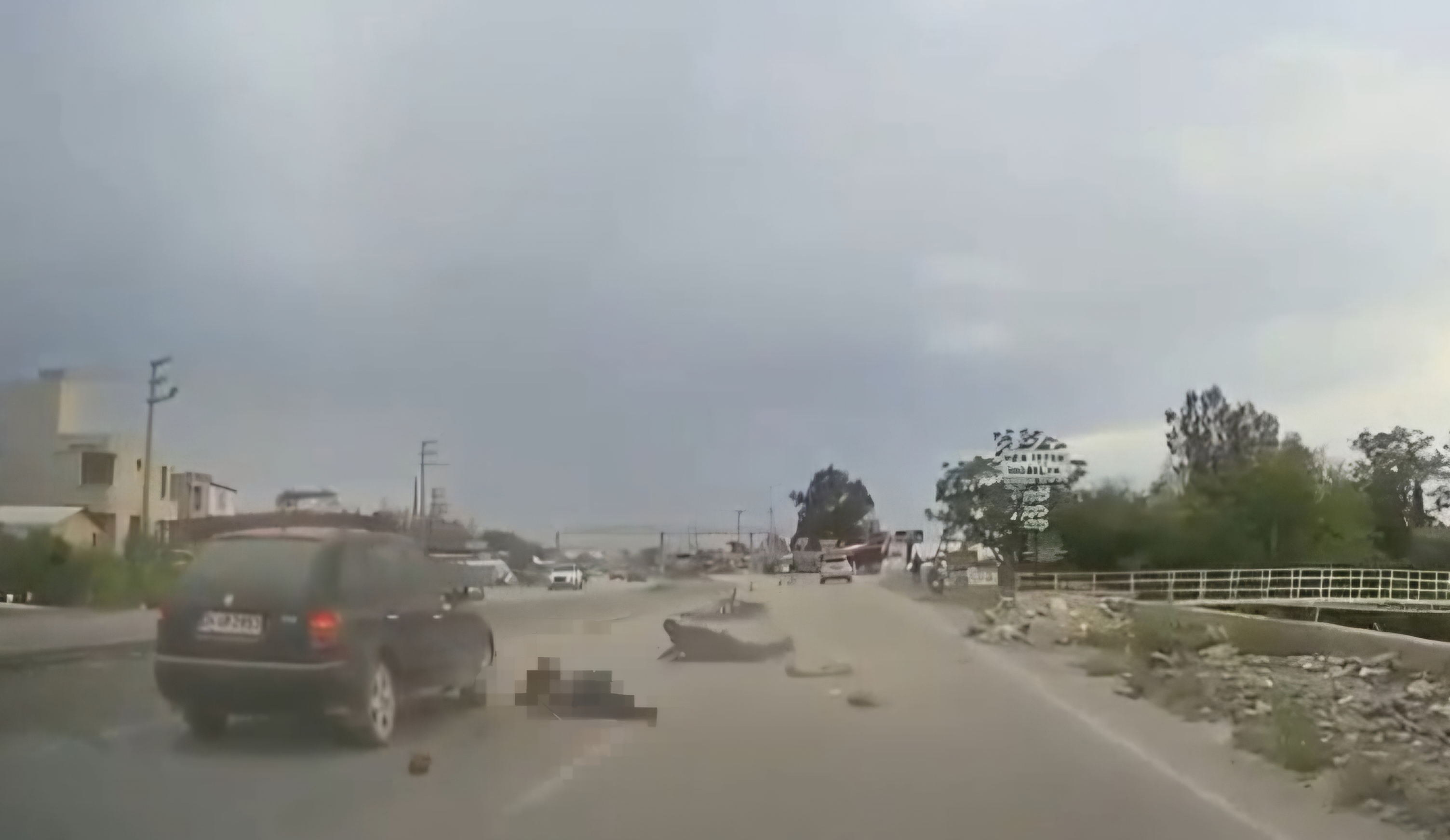 Hatay'da otomobilin motosiklete çarptığı kaza kamerada: 1 ölü, 1 yaralı - Görsel 4