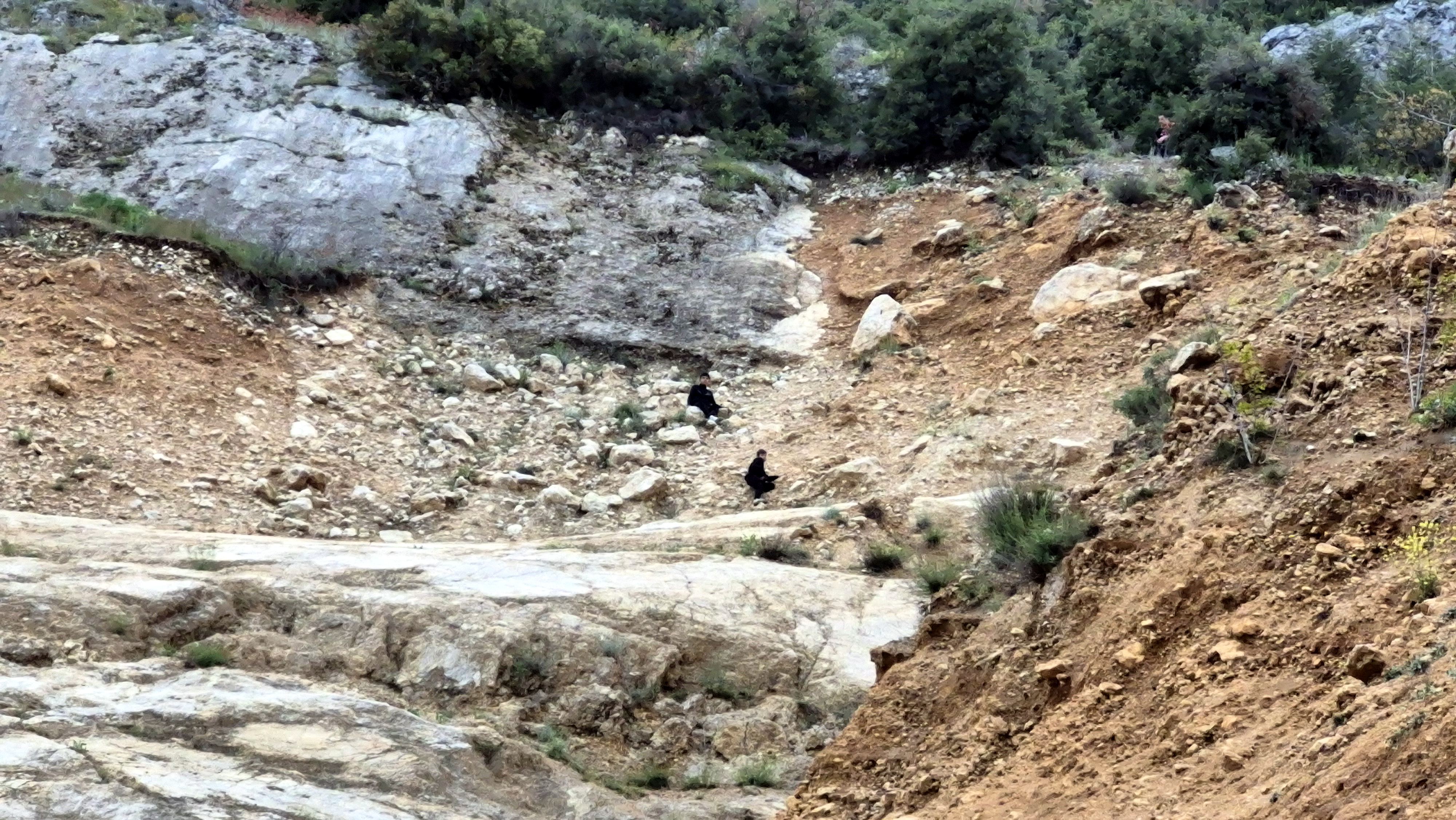 Isparta- Dağlık alanda mahsur kalan 2 çocuk kurtarıldı - Görsel 1