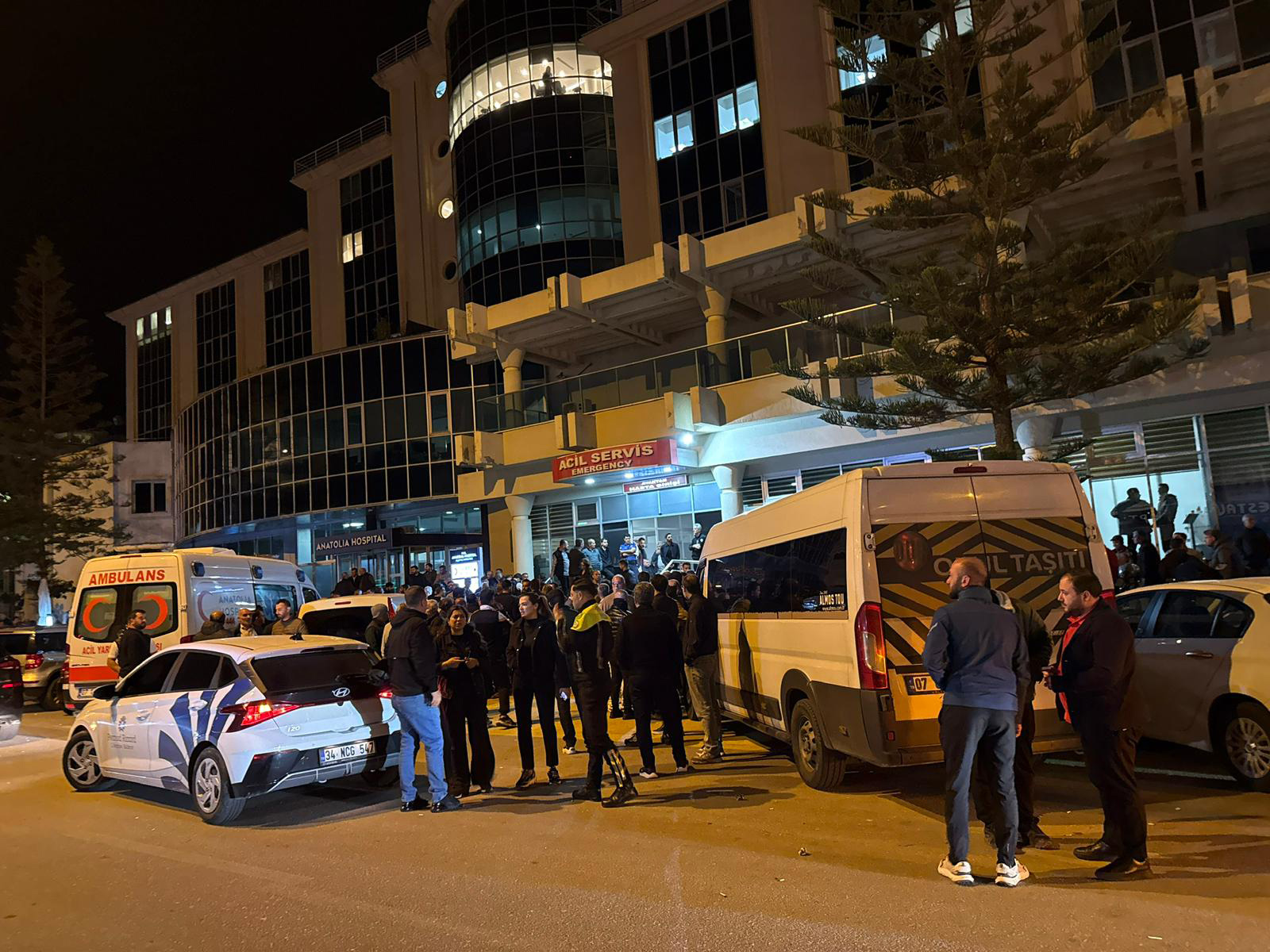 Antalya - Eski bakan Çavuşoğlu'nun kardeşi, ofisinde silahla vurulmuş halde bulundu - Görsel 2