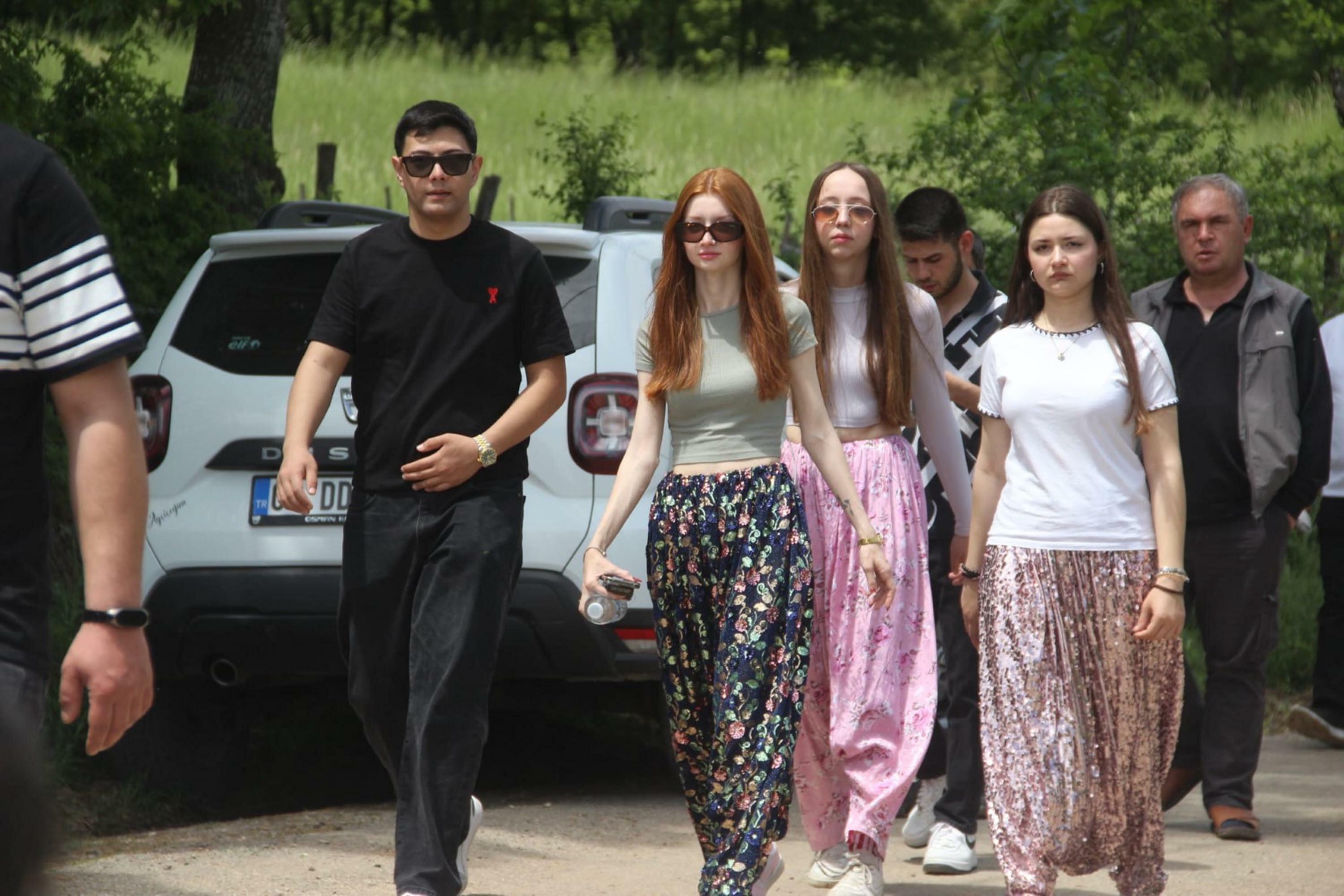 Canakkalede Eş adaylarını bulabilmek için 1,5 kilometrelik sokakta gün boyu volta attılar - Görsel 6