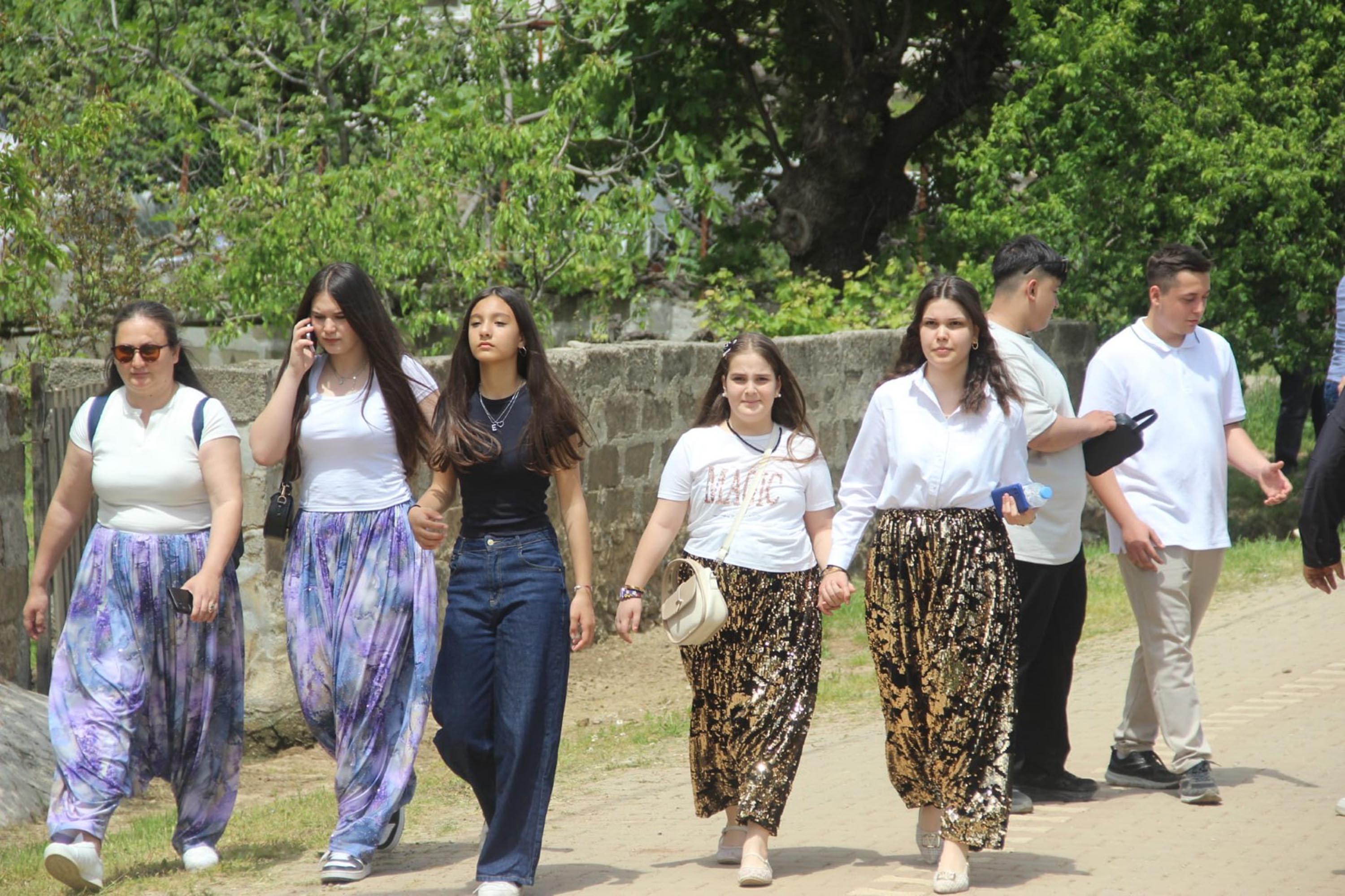 Canakkalede Eş adaylarını bulabilmek için 1,5 kilometrelik sokakta gün boyu volta attılar - Görsel 10