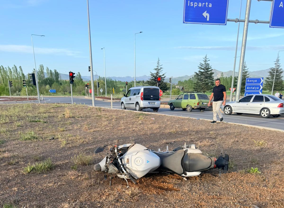  Seydişehir'de Motosiklet Kazası: Kadın Sürücü Ağır Yaralandı - Görsel 1