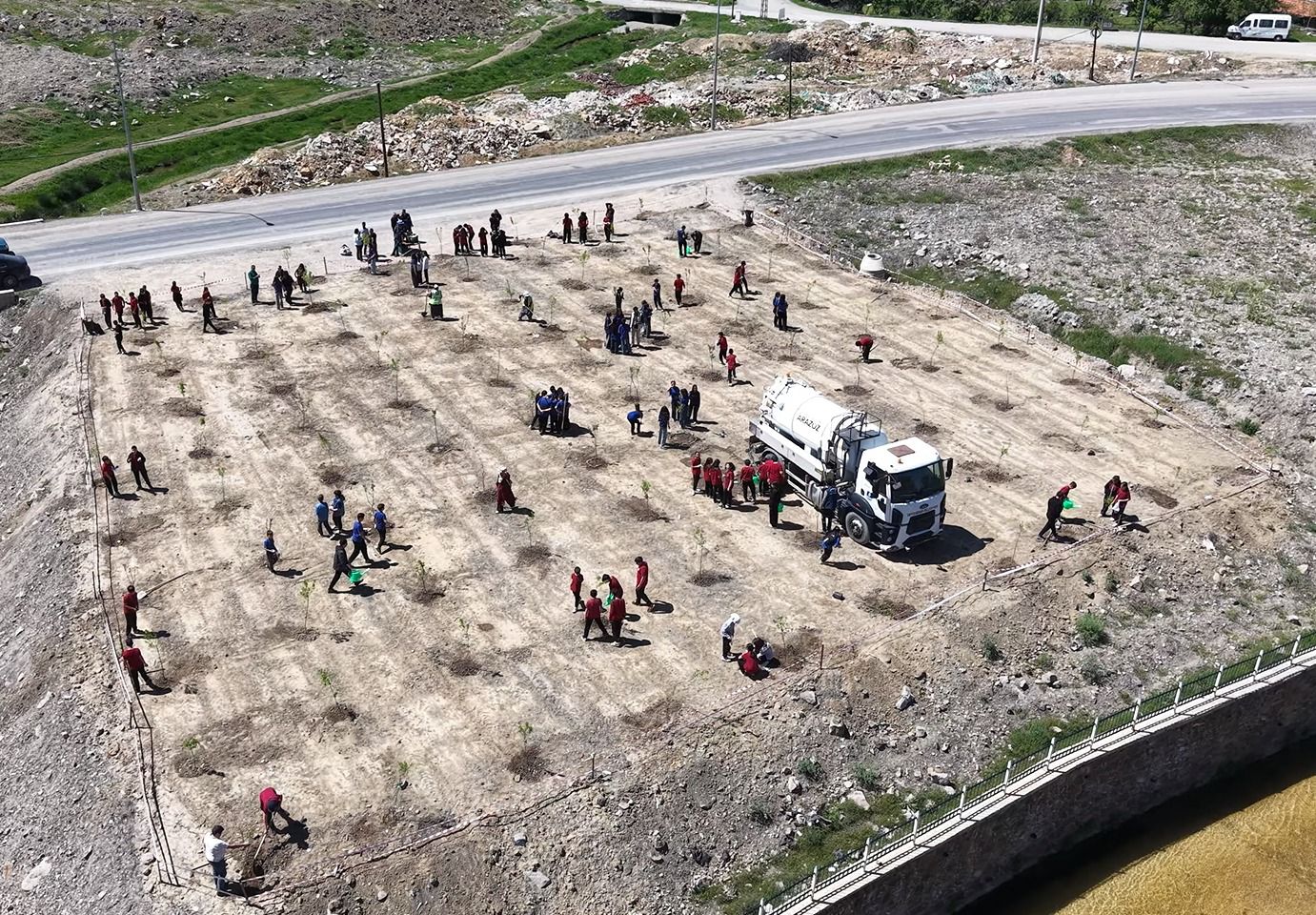 SEYDİŞEHİRDE MEYVE FİDANLARI TOPRAKLA BULUŞTU - Görsel 6