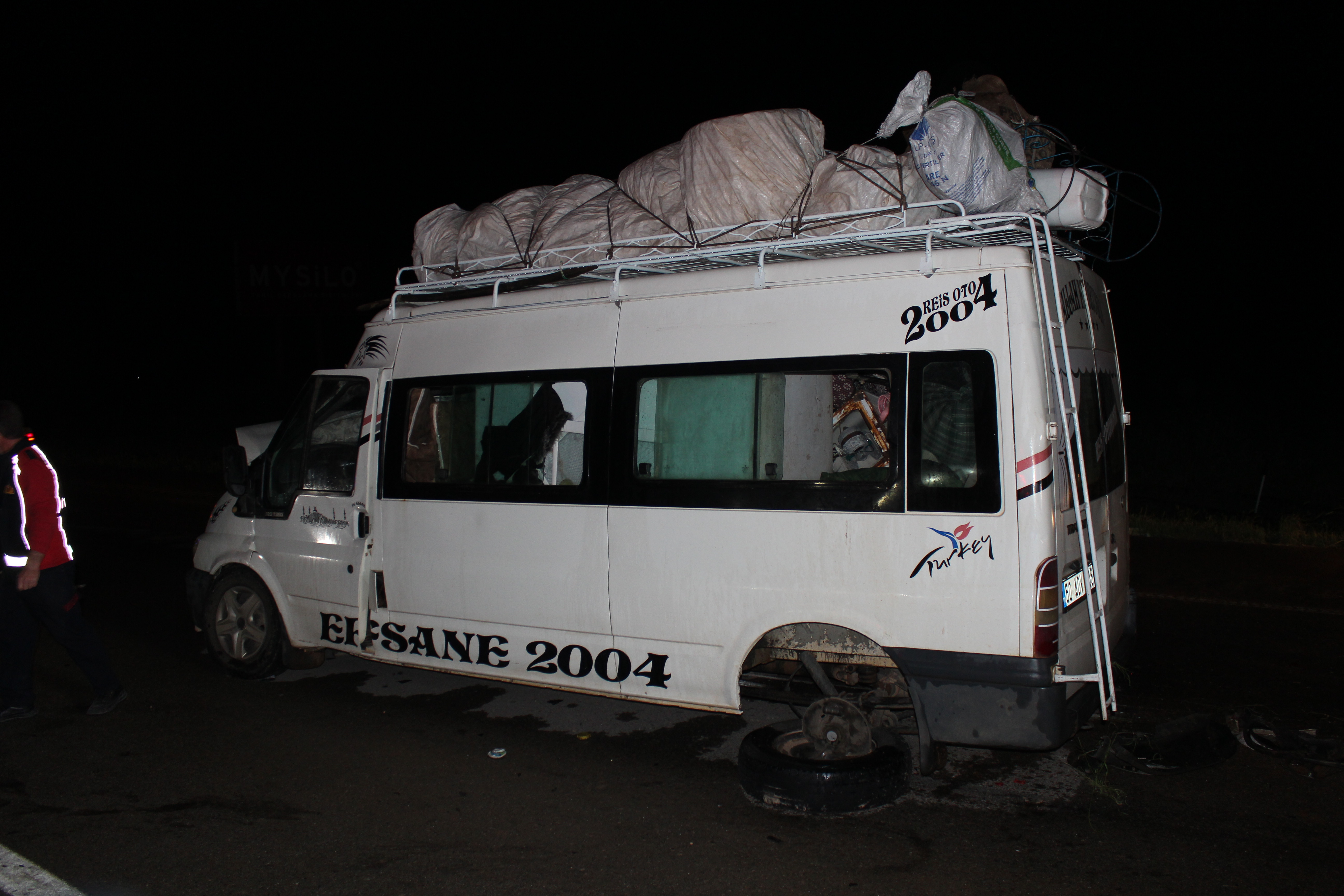 Aksaray -Konya  yolunda  Tarım işçilerini taşıyan minibüs TIR’a arkadan çarptı: 12 yaralı - Görsel 2