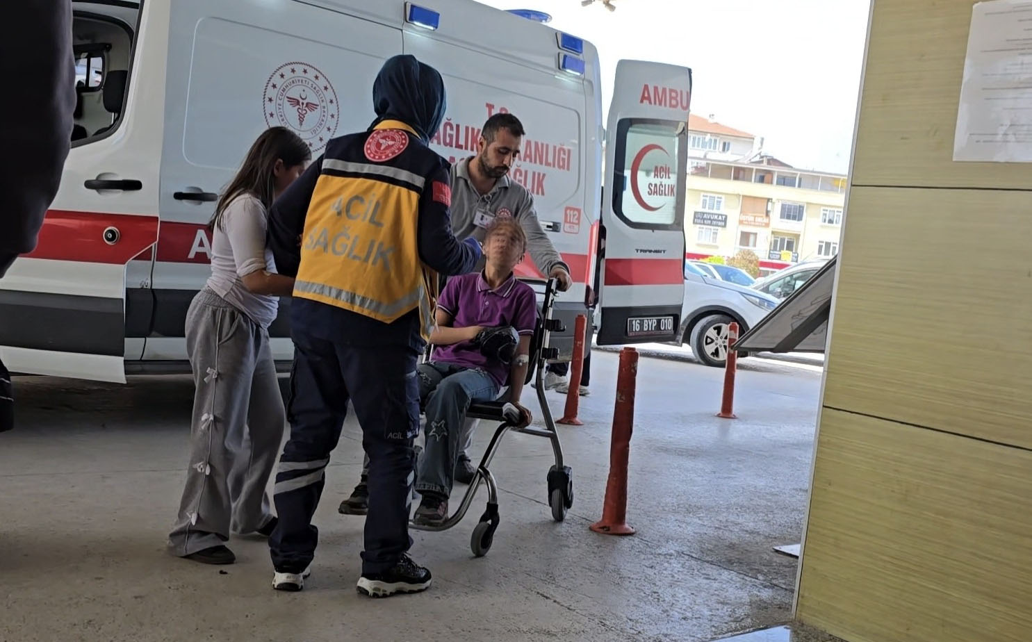 'İndirimli' çiğ köfte yiyen 28 öğrenci hastanelik oldu - Görsel 2