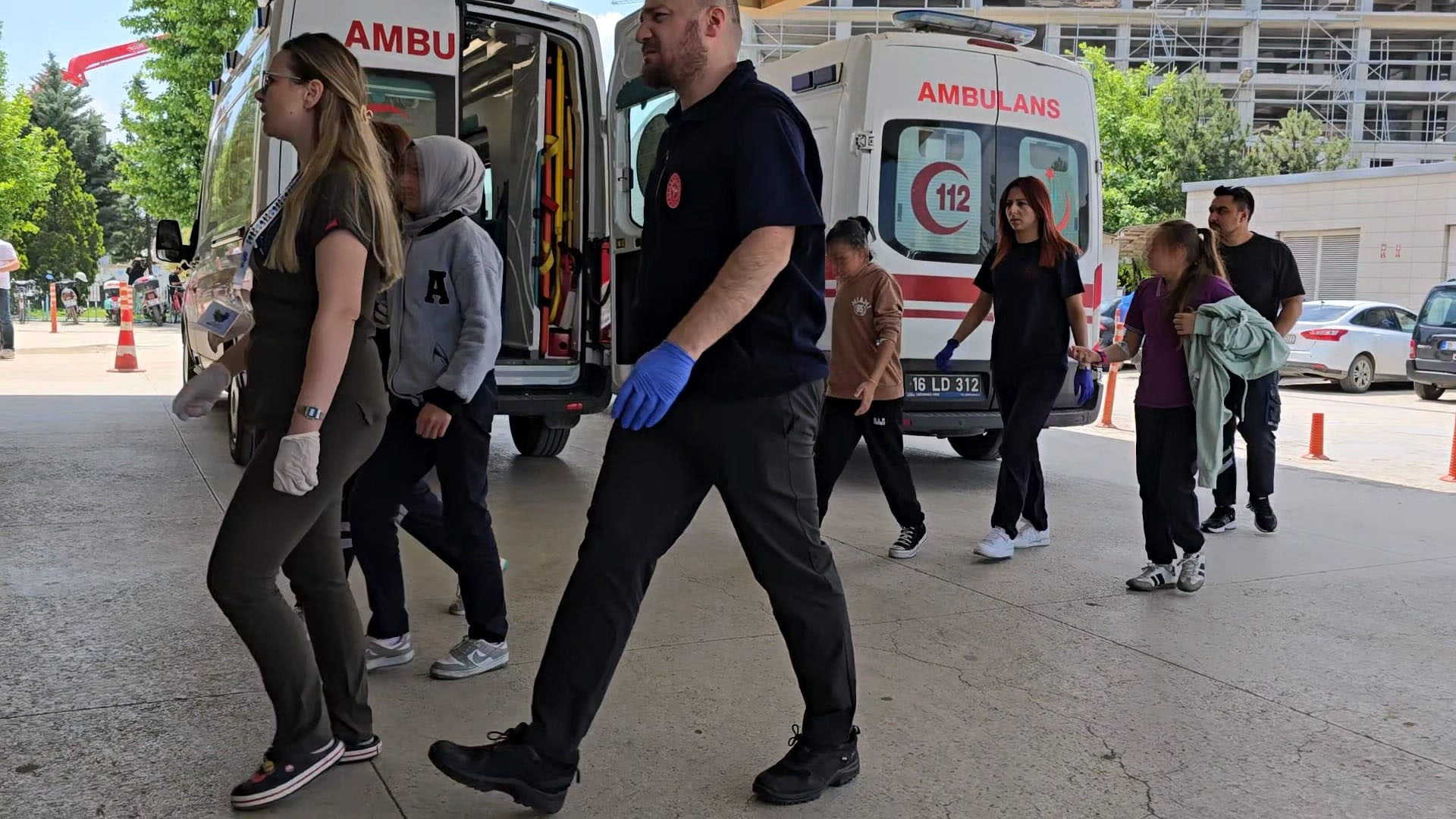 'İndirimli' çiğ köfte yiyen 28 öğrenci hastanelik oldu - Görsel 8