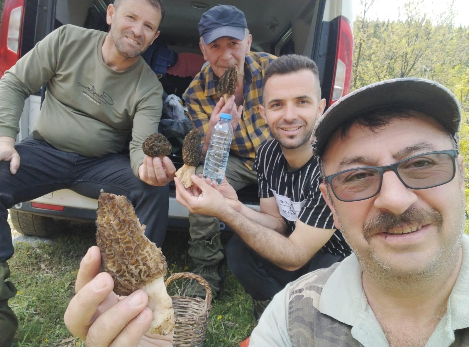Toroslar’ın Zirvesinde Devasa Keşif: Seydişehirli Dağcılar 1700 Rakımda Dev Mantarlar Buldu! - Görsel 3