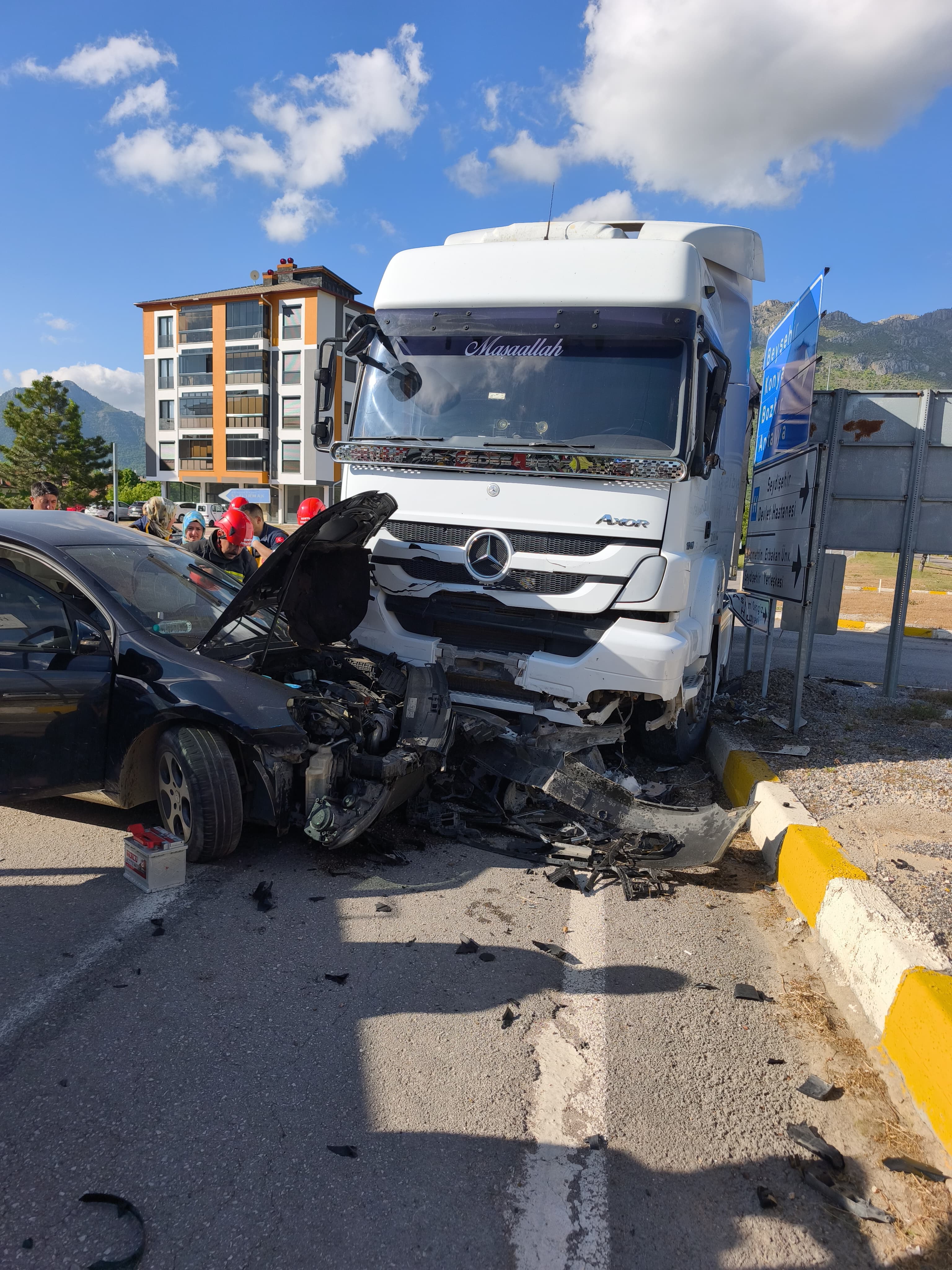Seydişehir'de Tır ile Otomobil Çarpıştı: 1 Yaralı - Görsel 2
