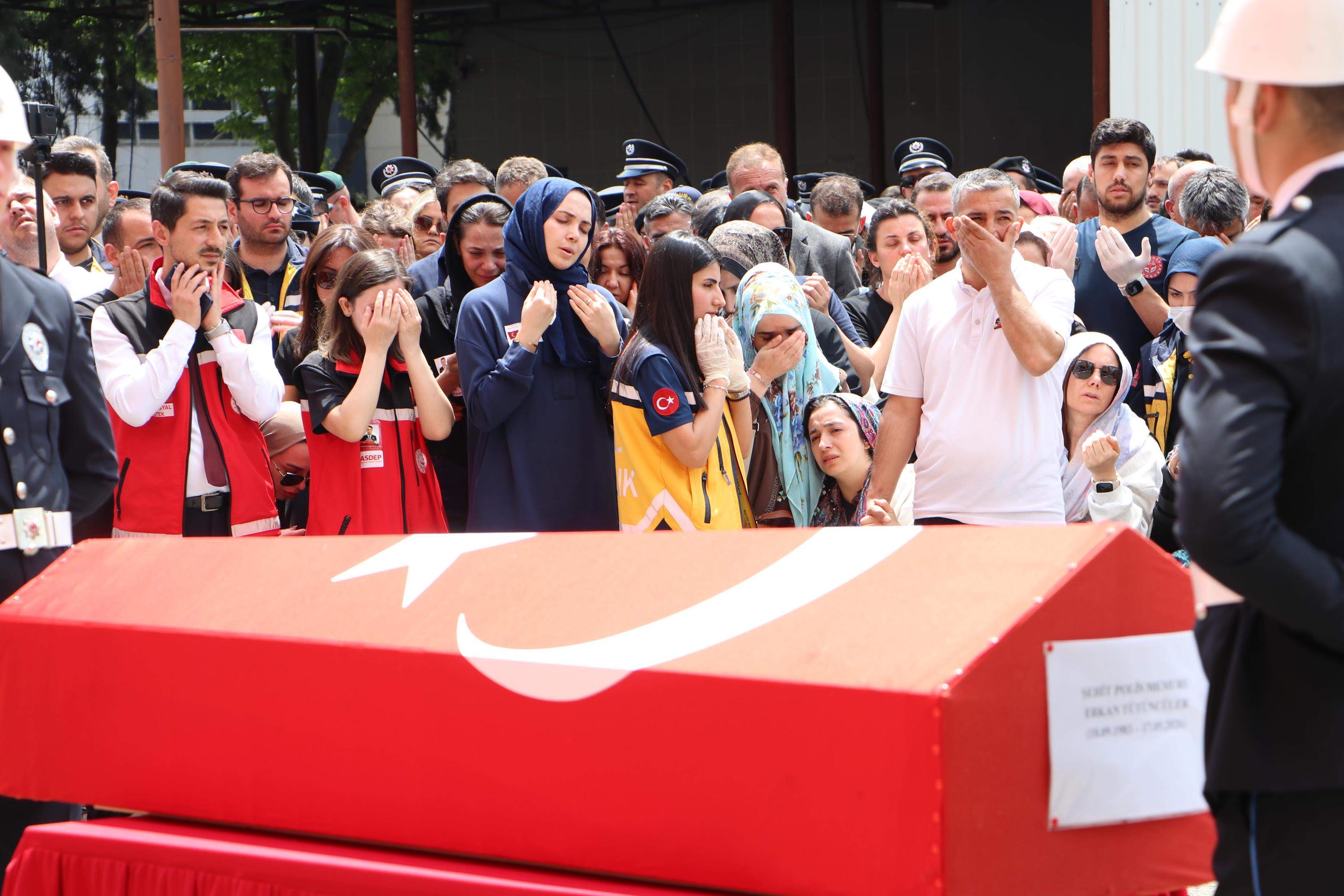 Tekirdağ'da şehit 2 polis memuru için tören - Görsel 8