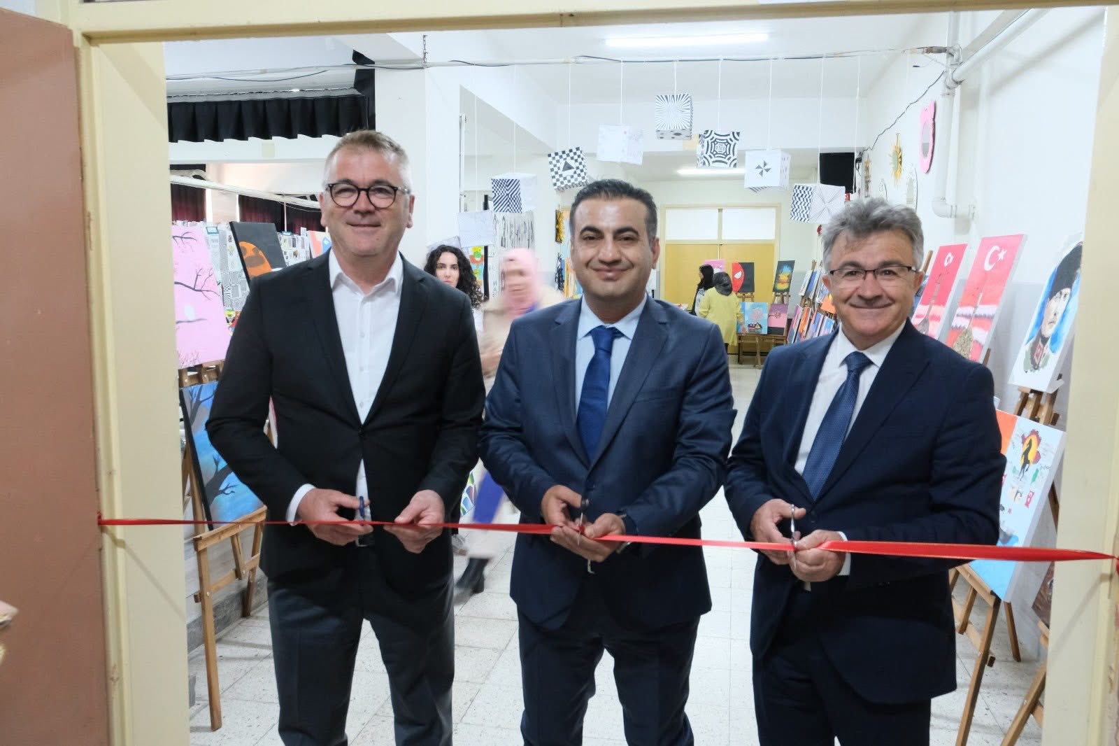 Gazi Ortaokulu’nda Çifte Coşku: Sergi Açılışı ve Bahar Şenliği Bir Arada Yapıldı - Görsel 8