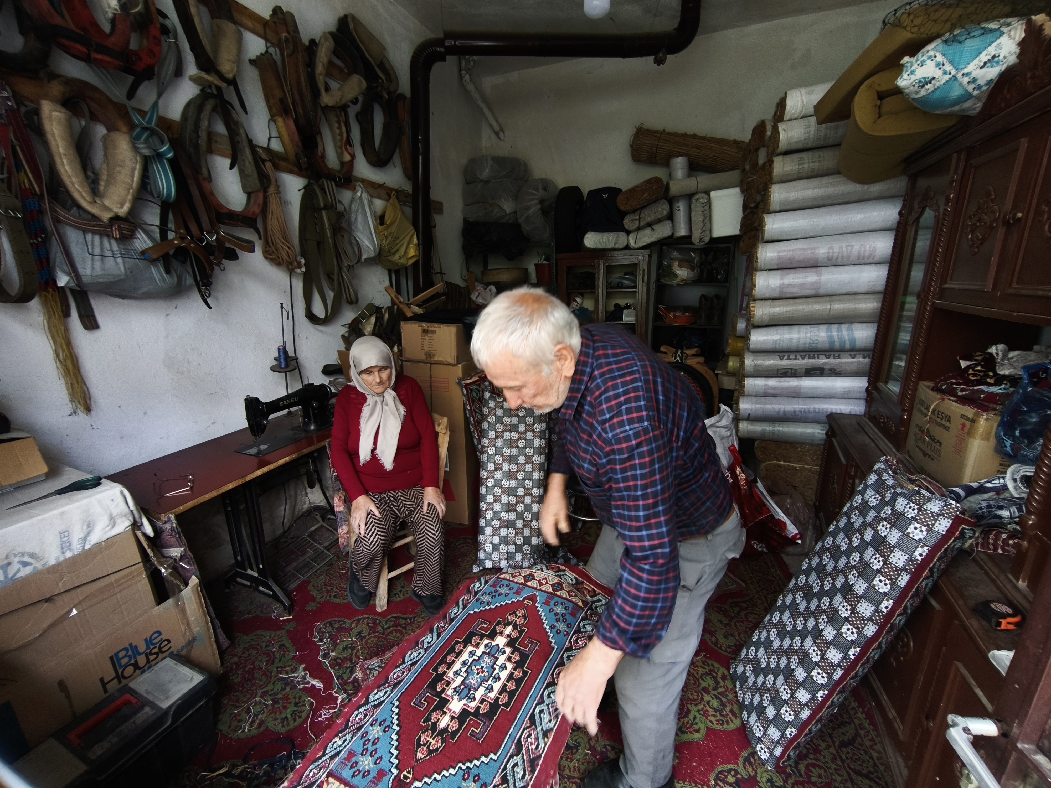 70 YILLIK EMEĞİN HİKÂYESİ: MUAMMER USTA’NIN ELLERİNDE YAŞAYAN ZANAAT - Görsel 3