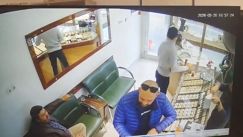 Konya - Kuyumcu dükkanında, 'eşime alacağım' diyerek baktığı yüzüğü çaldı - Görsel 3