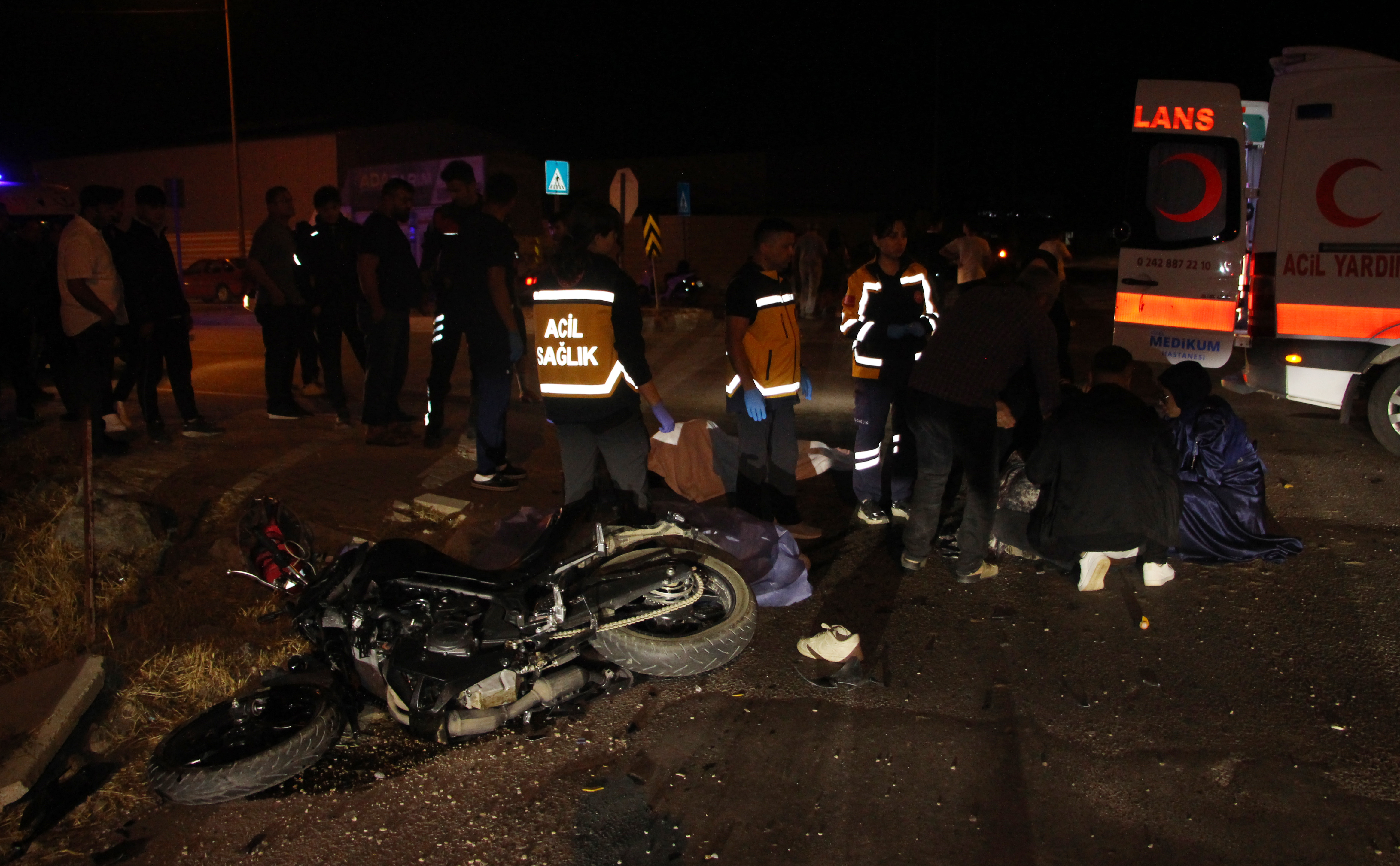 Çöp kamyonuyla çarpışan motosikletteki 2 kişi öldü - Görsel 4