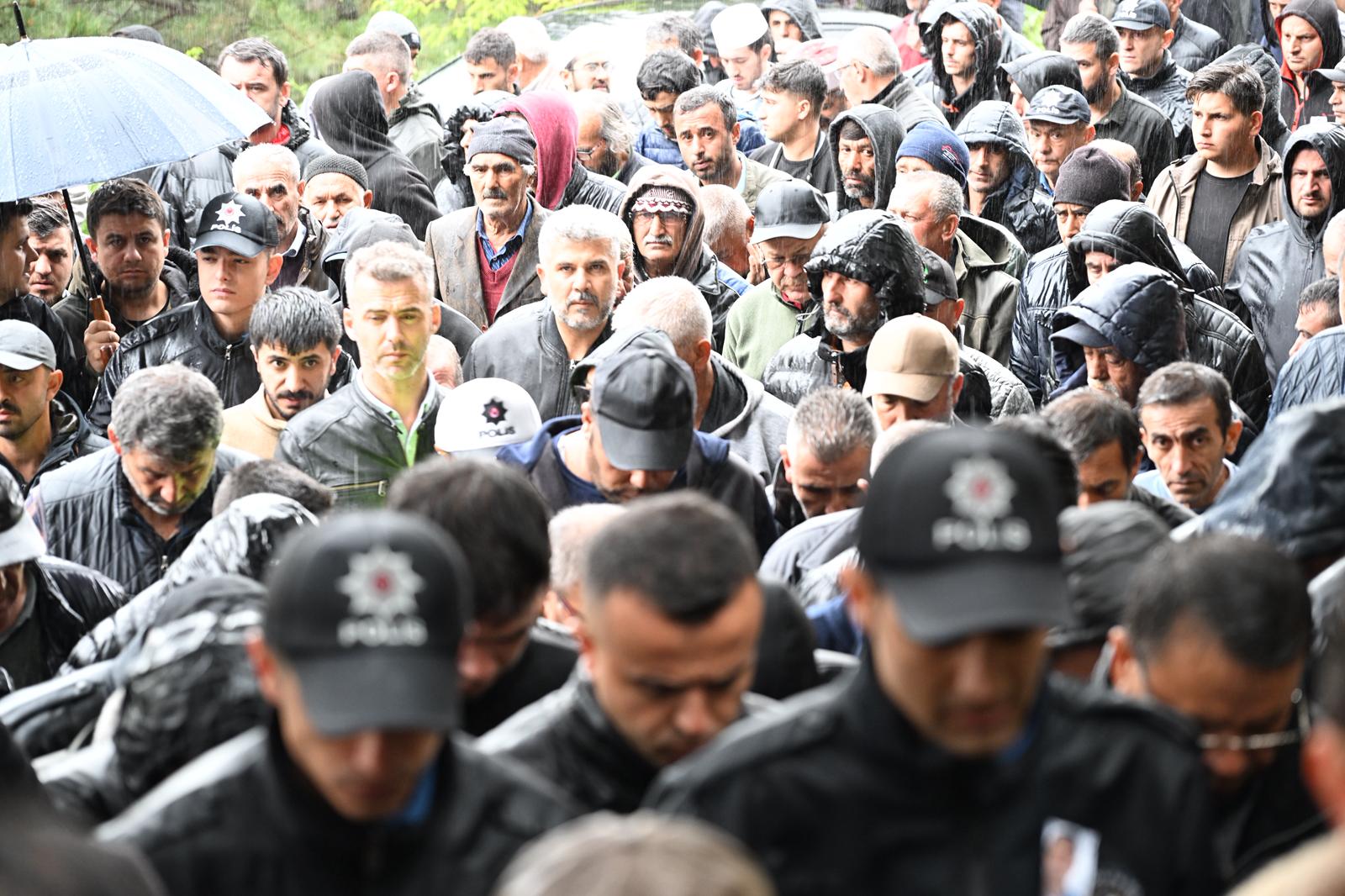 Konya’da Acı Kayıp: Polis Memuru Hüseyin Acar Son Yolculuğuna Uğurlandı - Görsel 1