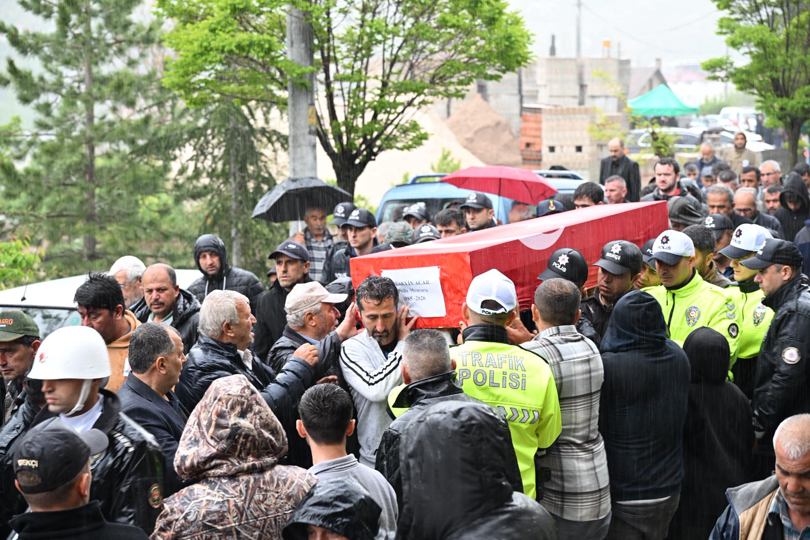 Konya’da Acı Kayıp: Polis Memuru Hüseyin Acar Son Yolculuğuna Uğurlandı - Görsel 3