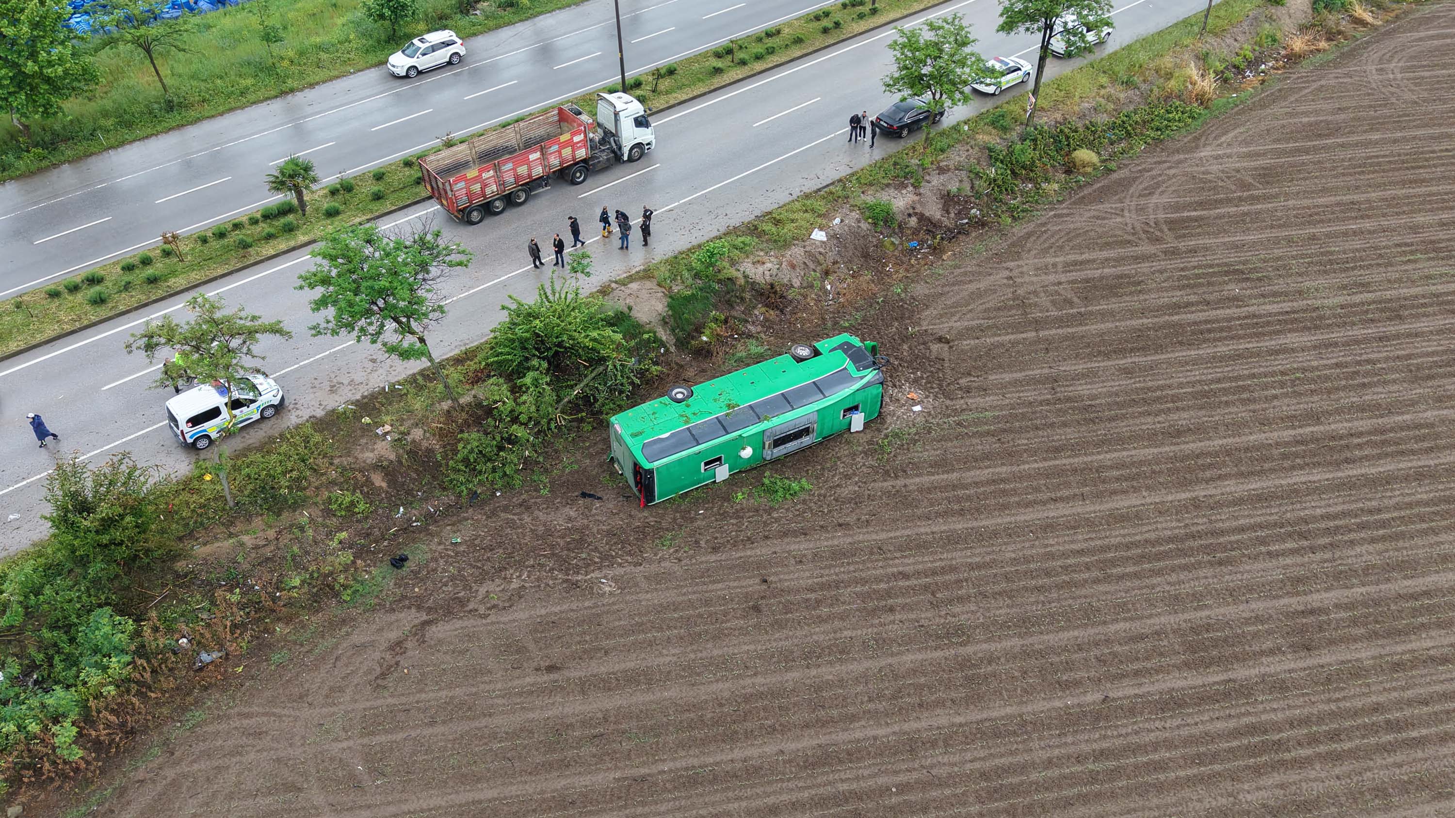 Çanakkale'de otobüs devrildi; 46 yaralı - Görsel 3