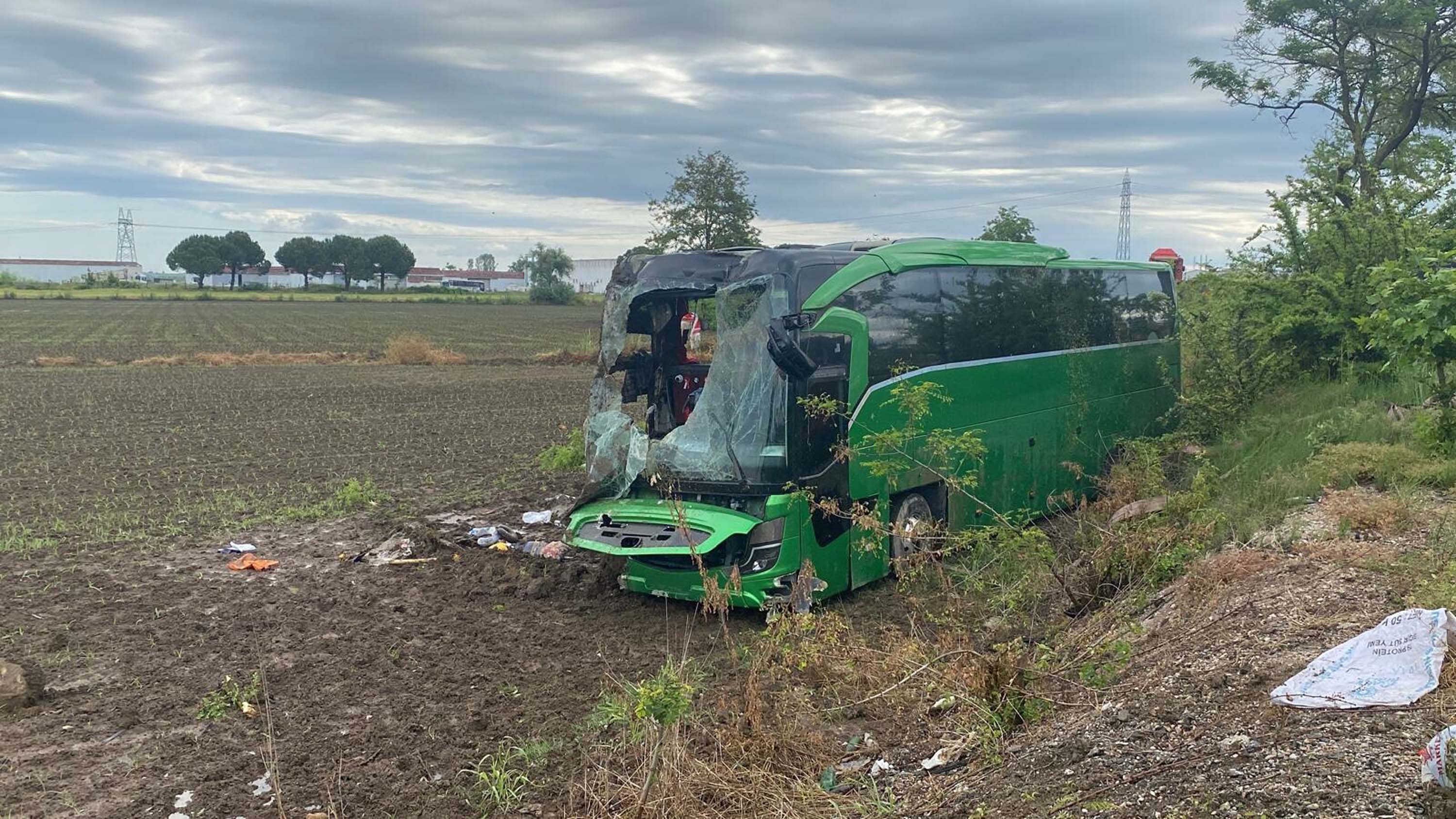 Çanakkale'de otobüs devrildi; 46 yaralı - Görsel 5