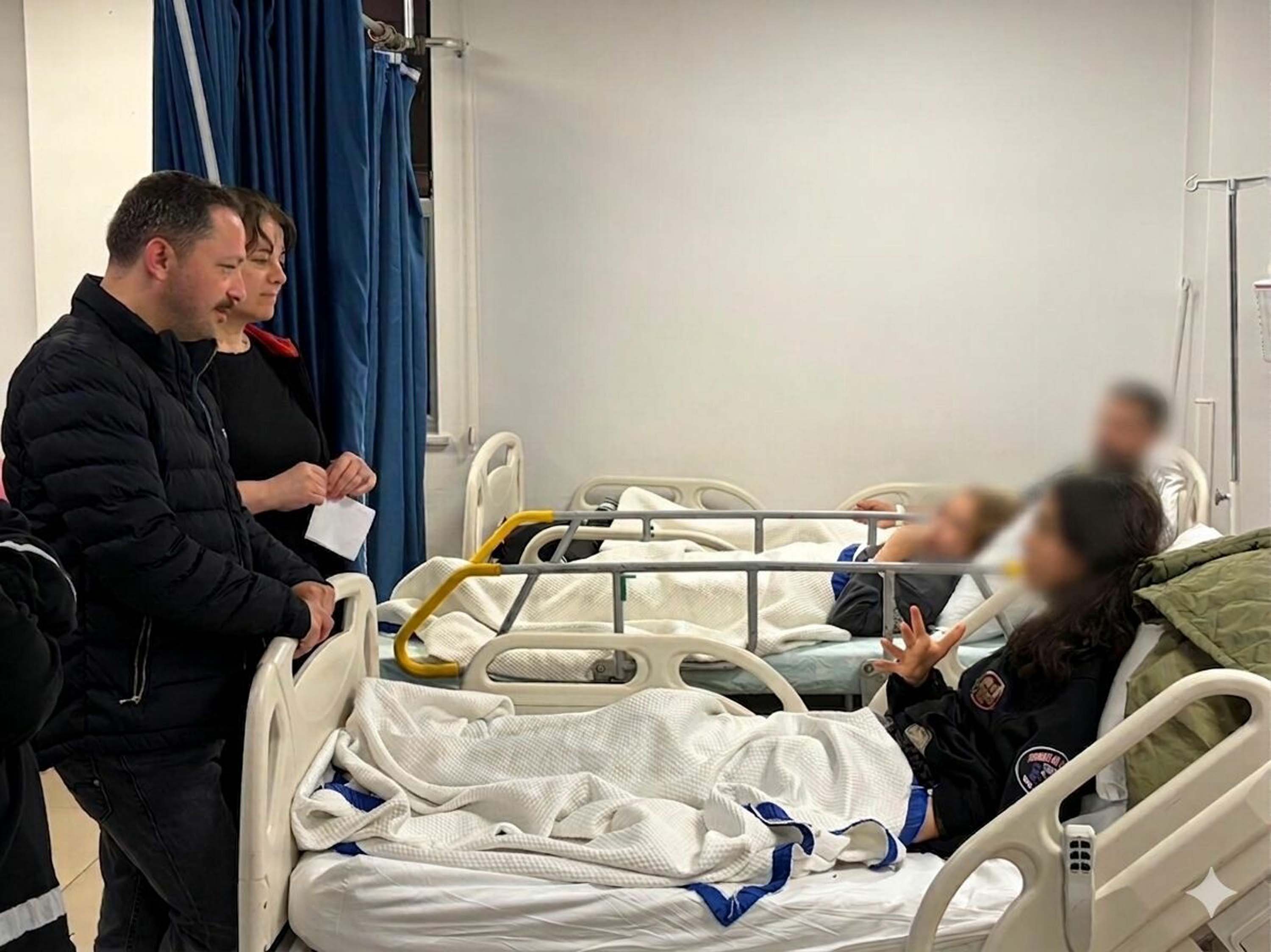 Çanakkale'de otobüs devrildi; 46 yaralı - Görsel 7