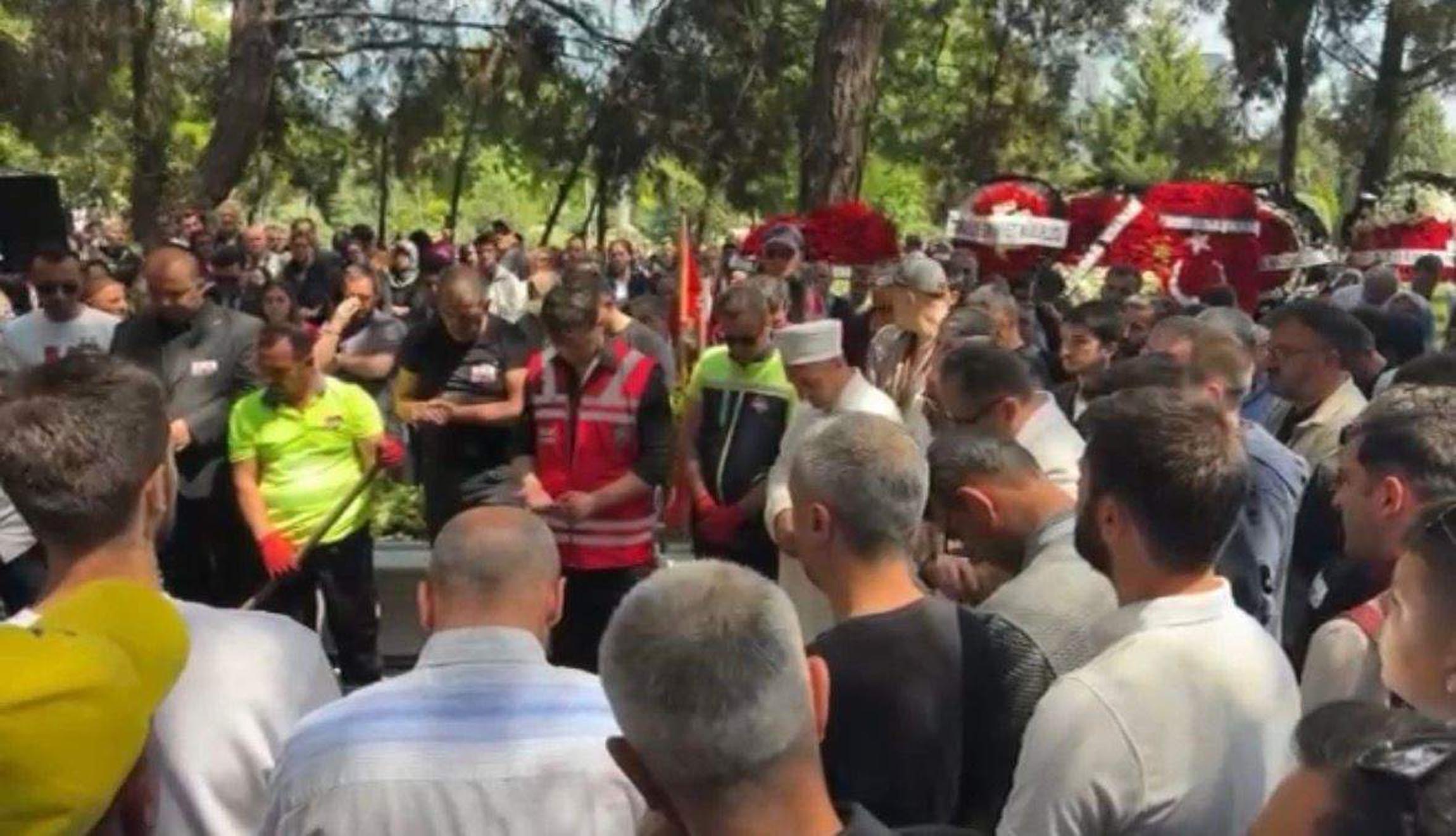 Edirne - Tekirdağ'da şehit polisin cenazesinde fenalaşan kişi öldü - Görsel 3