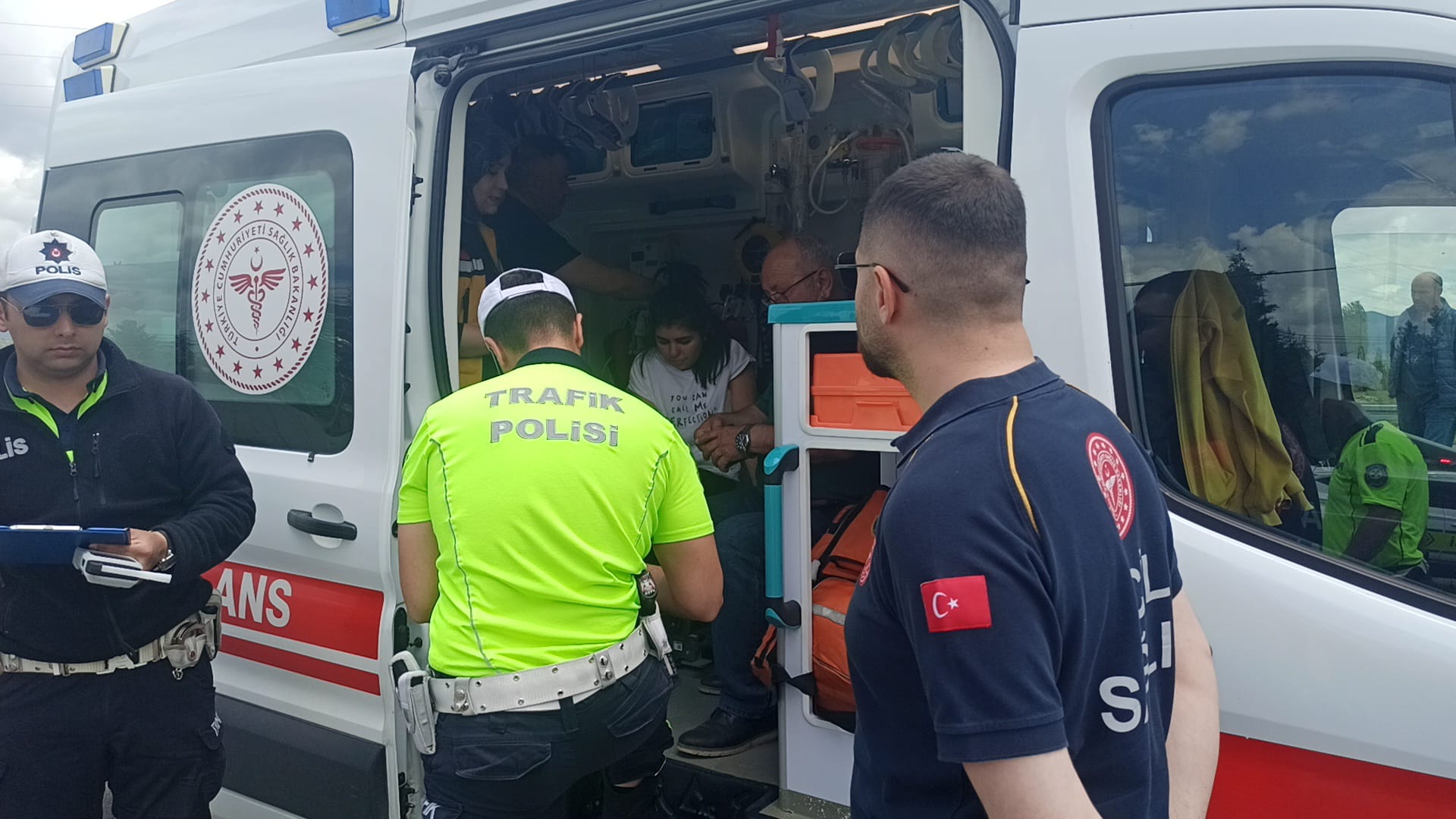 Seydişehir'de Korkutan Kaza: Otomobil Hurdaya Döndü, Facianın Eşiğinden Dönüldü! - Görsel 1