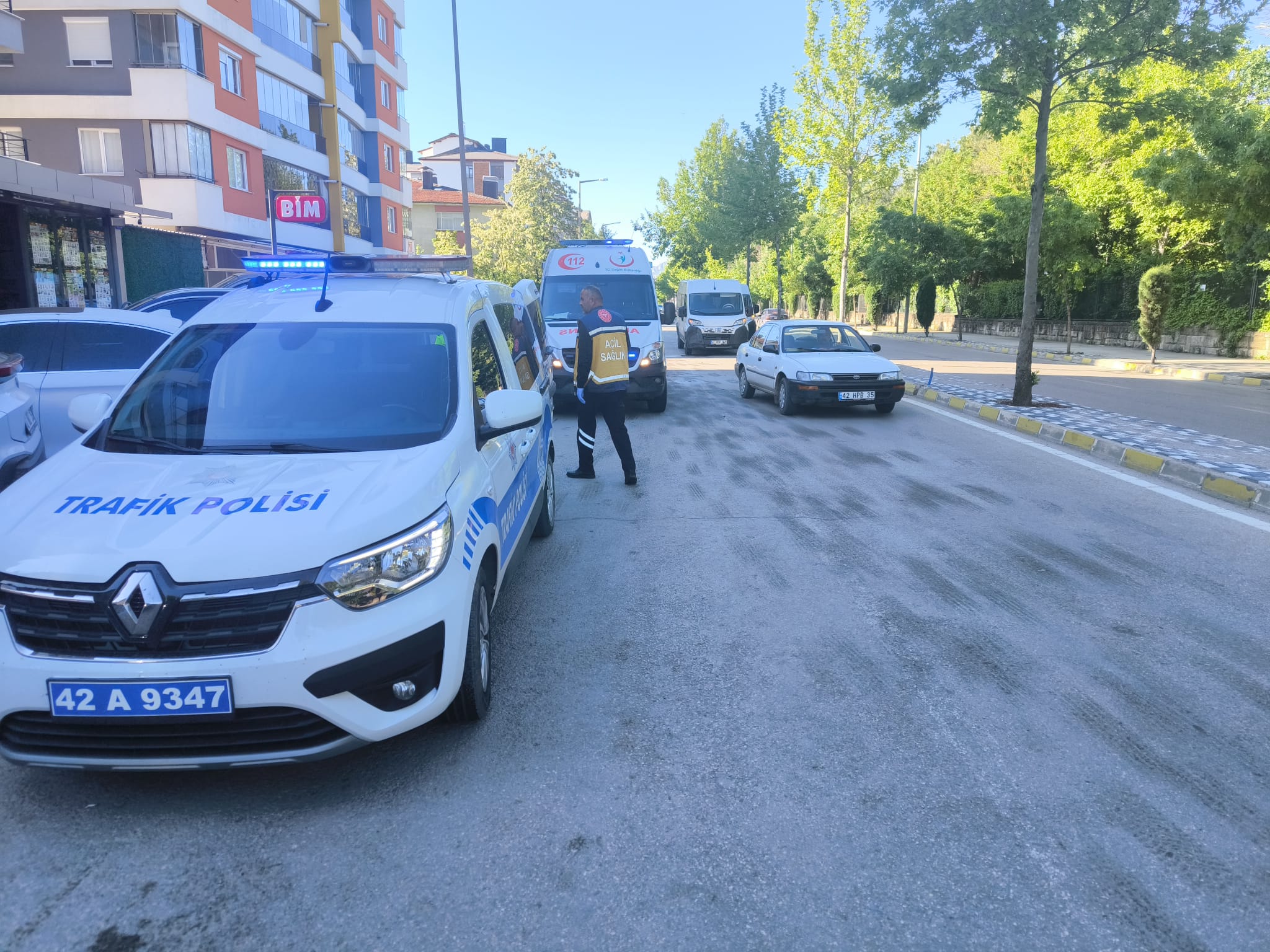 SEYDİŞEHİR'DE OTOMOBİL İLE MİNİBÜS ÇARPIŞTI: 1 YARALI - Görsel 5