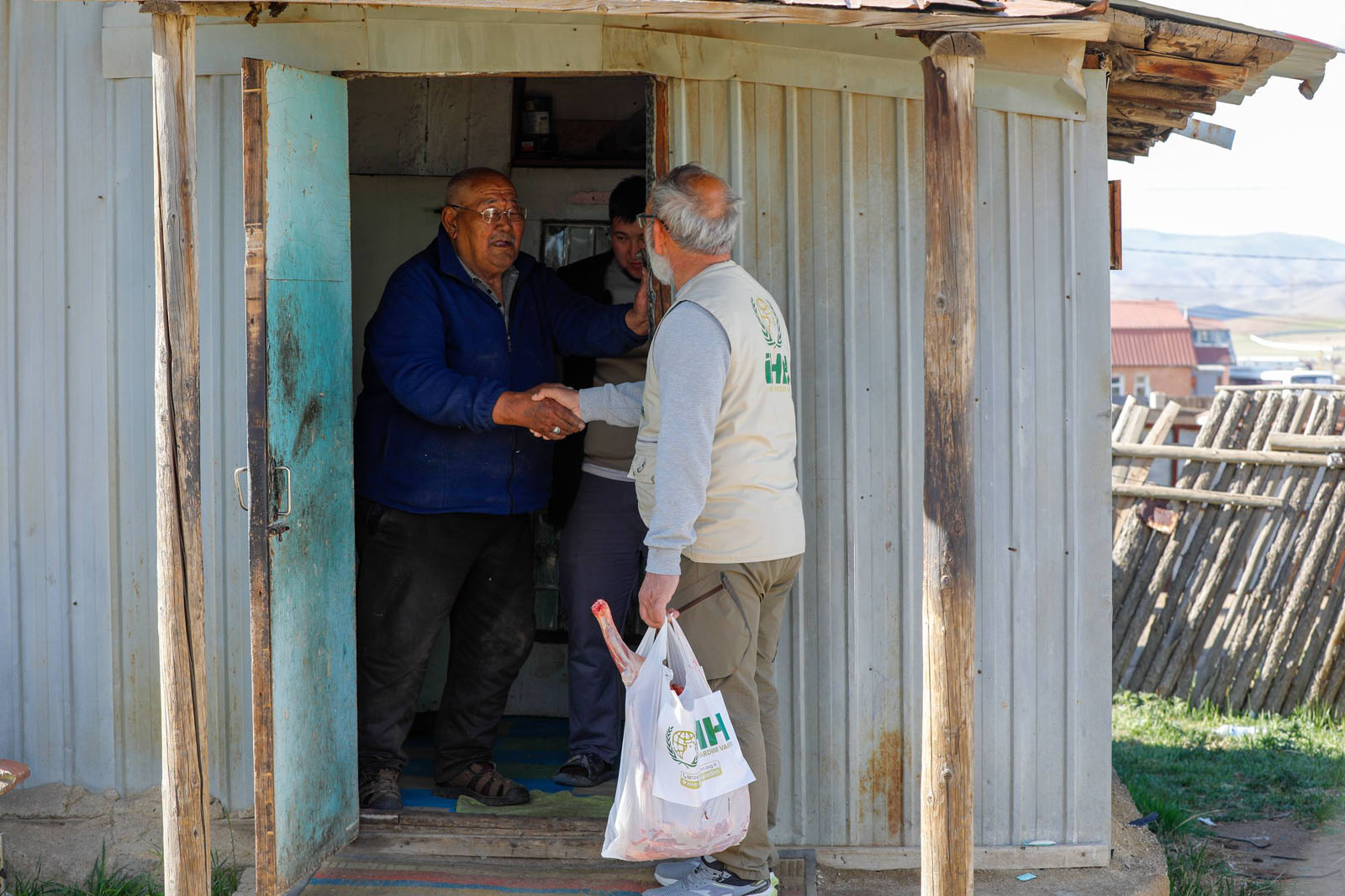 İHH, kurban paylarını 61 ülkedeki ihtiyaç sahiplerine ulaştırdığını duyurdu - Görsel 5