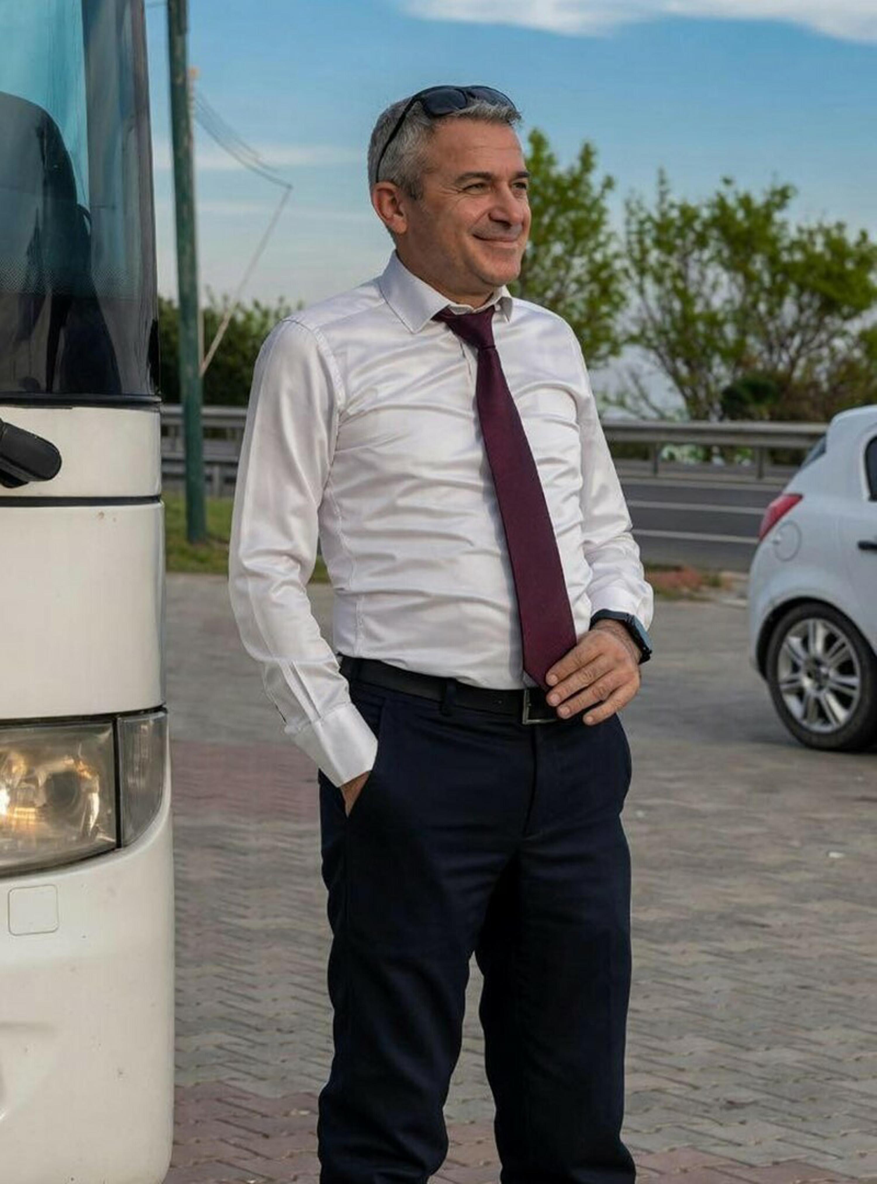 Denizli'deki kazada 9 aylık bebeğiyle ölen baba, eşi ve oğlunu kurtarmış  - Görsel 2