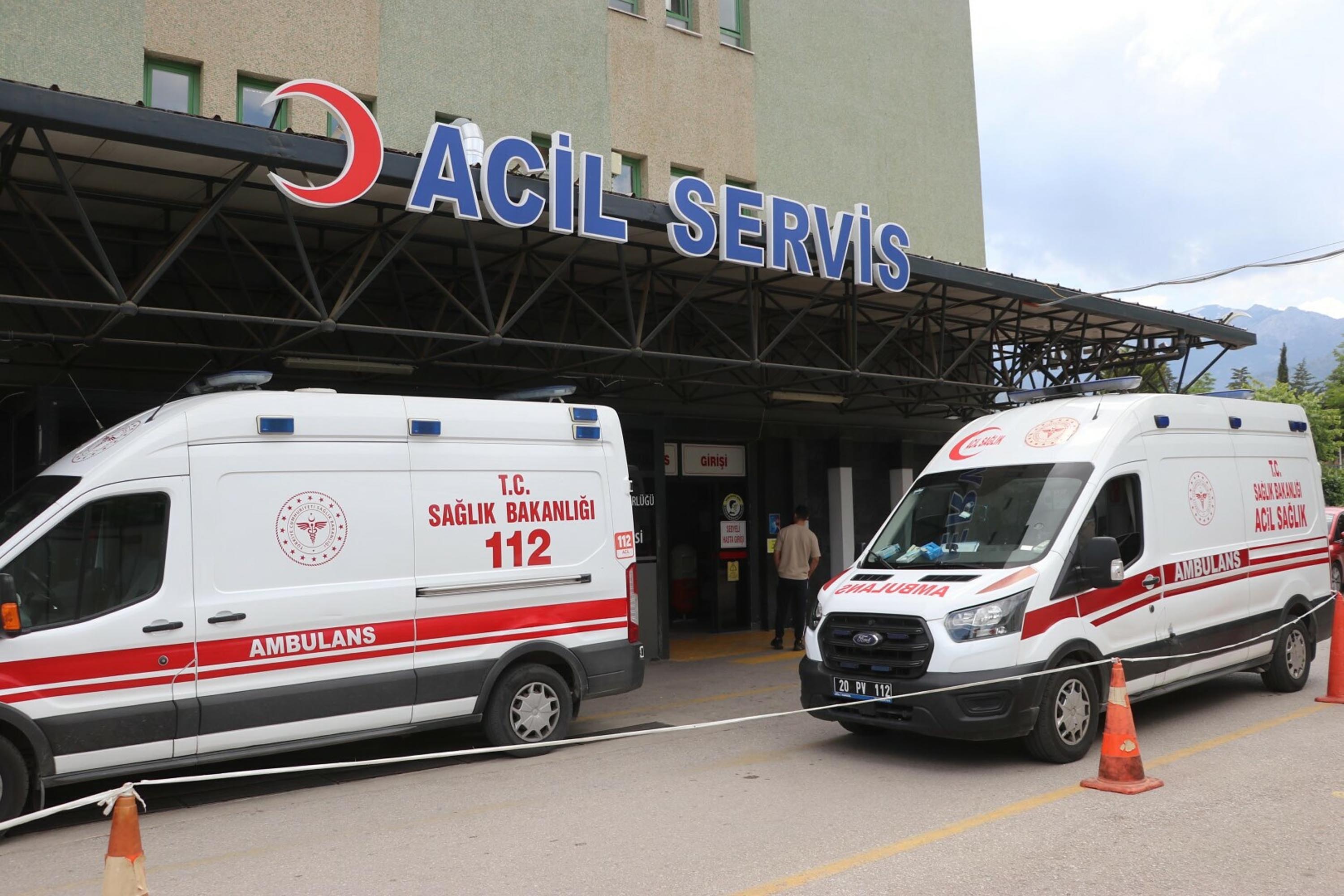 Denizli'deki kazada 9 aylık bebeğiyle ölen baba, eşi ve oğlunu kurtarmış  - Görsel 4