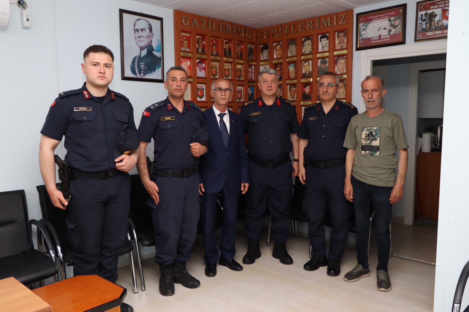 Konya İl Jandarma Komutanı Tümgeneral Cemil Lütfi Özkul’dan Şehit Aileleri ve Gazilere Anlamlı Ziyaret - Görsel 1