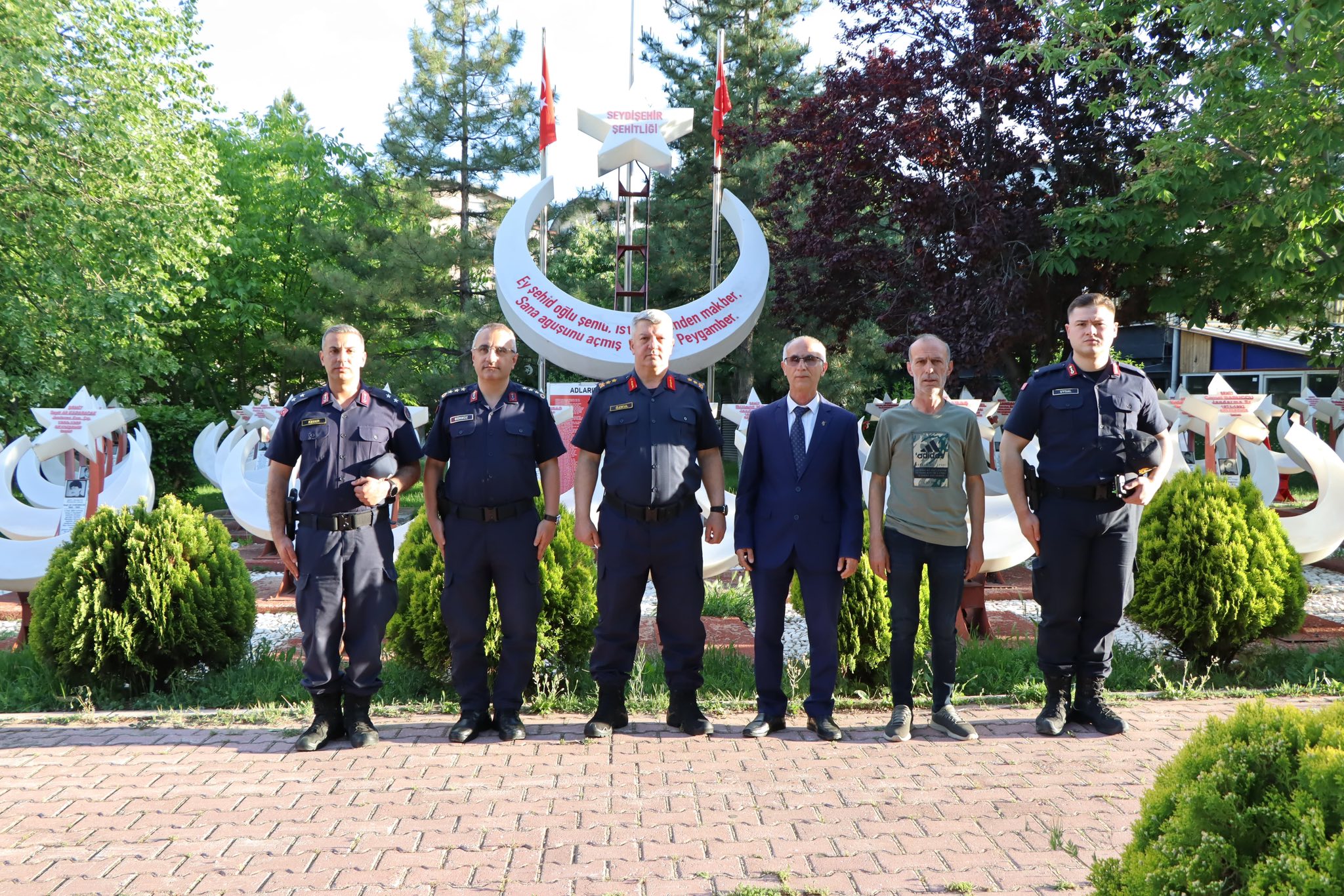 Konya İl Jandarma Komutanı Tümgeneral Cemil Lütfi Özkul’dan Şehit Aileleri ve Gazilere Anlamlı Ziyaret - Görsel 4
