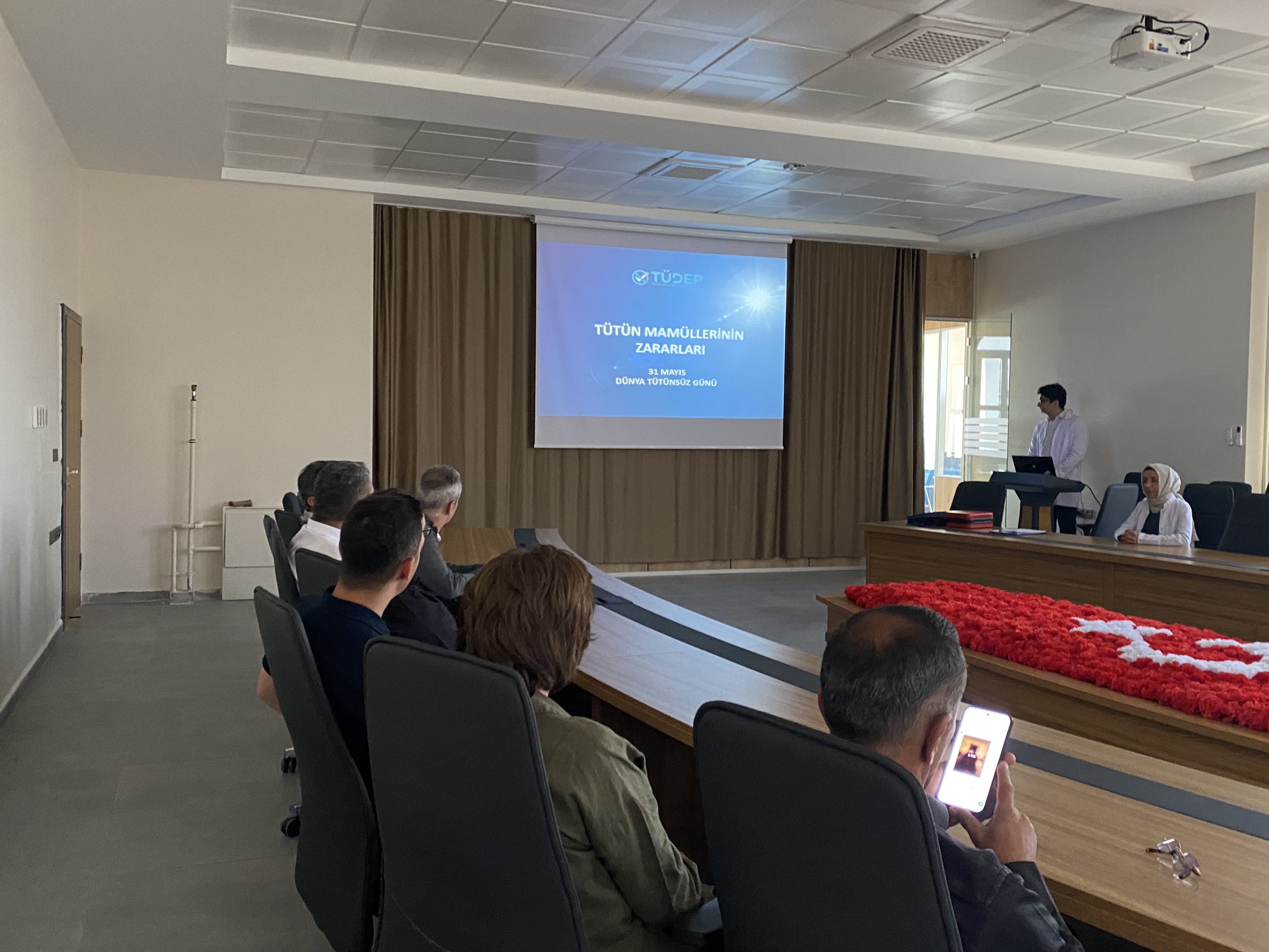 Seydişehir’de Tütün Bağımlılığıyla Mücadele: Kaymakamlık Personeline Anlamlı Seminer - Görsel 1